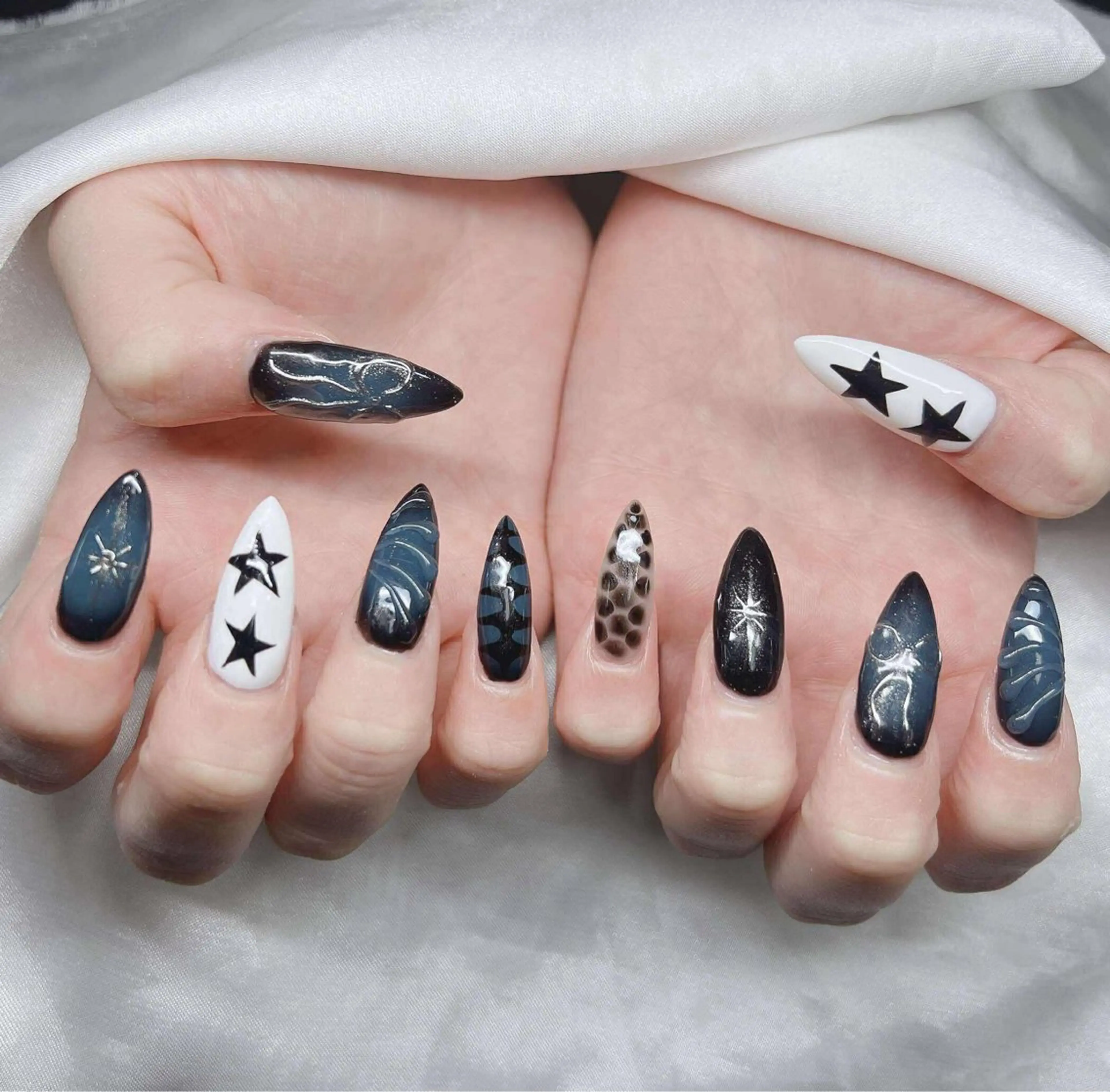 ネイル ハンドネイル Lee Nailsのネイルデザイン