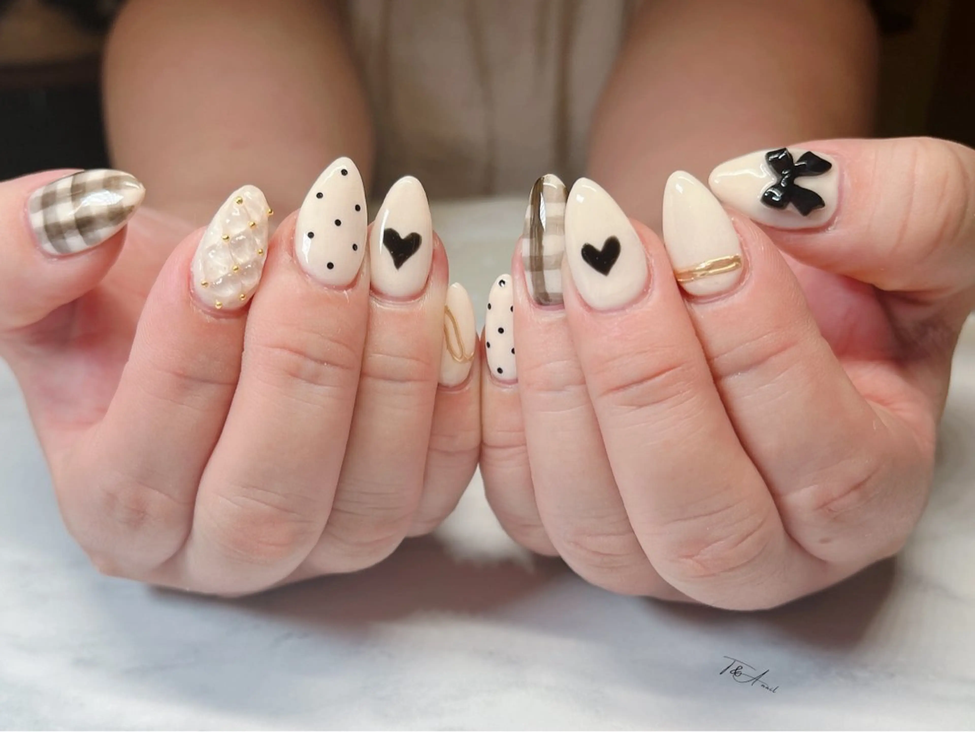 ネイル 長さ出し ジェルネイル ガーリー ハート リボン ハンドネイル T&A nailのネイルデザイン