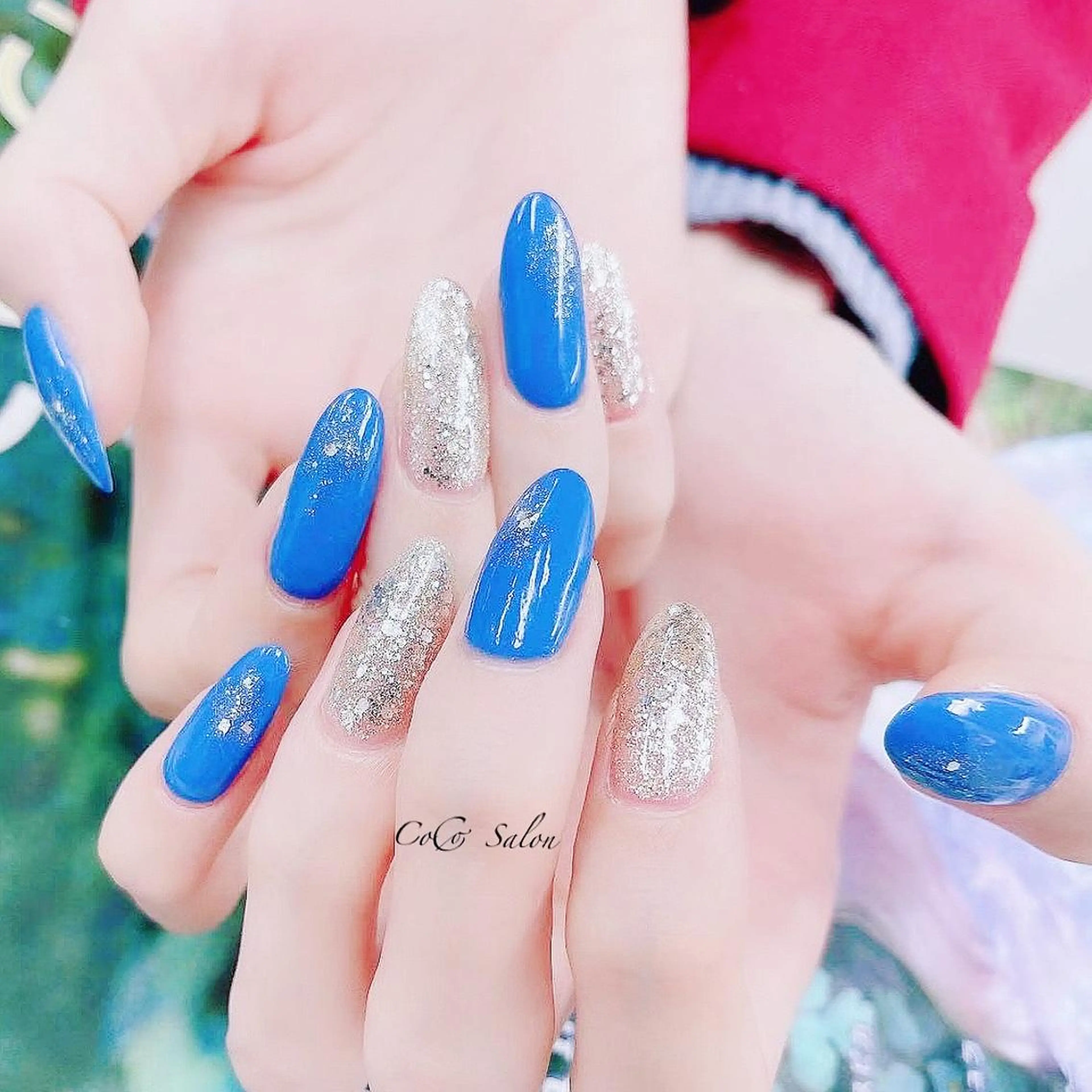 ネイル ブルー キラキラネイル ワンカラーネイル 夏ネイル ハンドネイル CoCoSalon ネイル/まつ毛予約のネイルデザイン