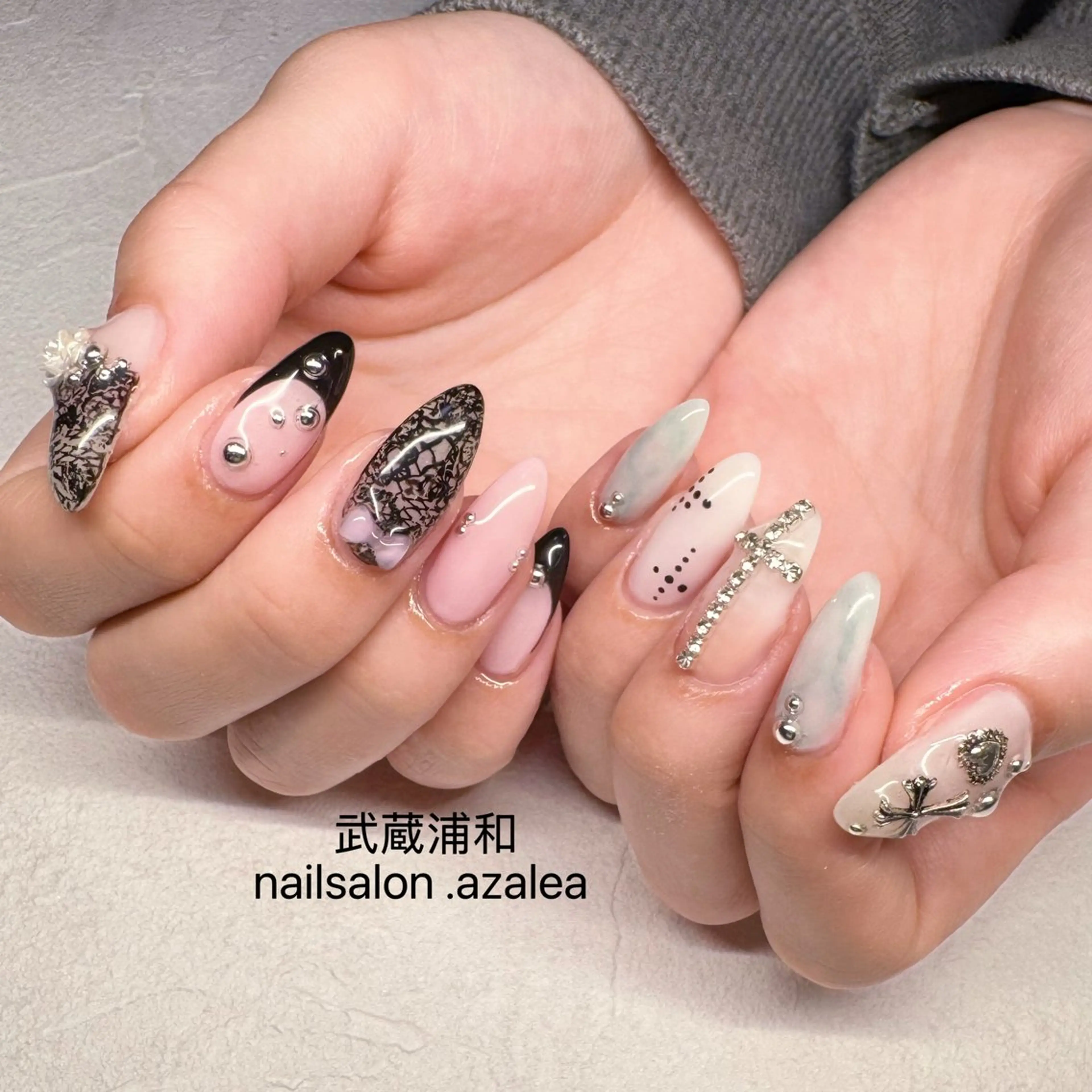 ネイル ハンドネイル R inのネイルデザイン