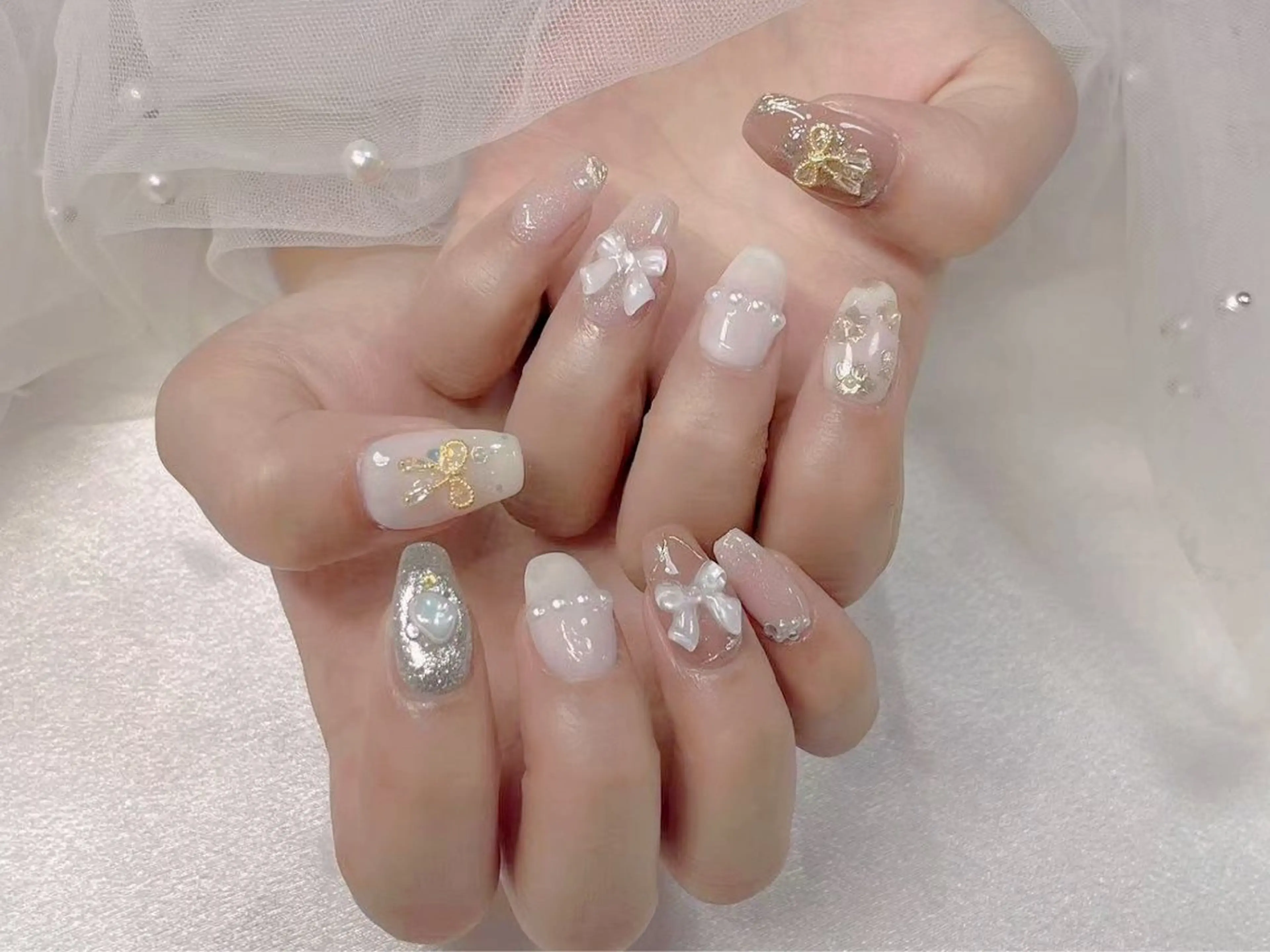 ネイル オーロラネイル 長さ出し フラッシュネイル フレンチネイル ジェルネイル ハンドネイル ETERNA Nail 銀座店【パラジェル/フィルイン/チップ長さだし/マグネット/ニュアンス】所属・ア カリのネイルデザイン