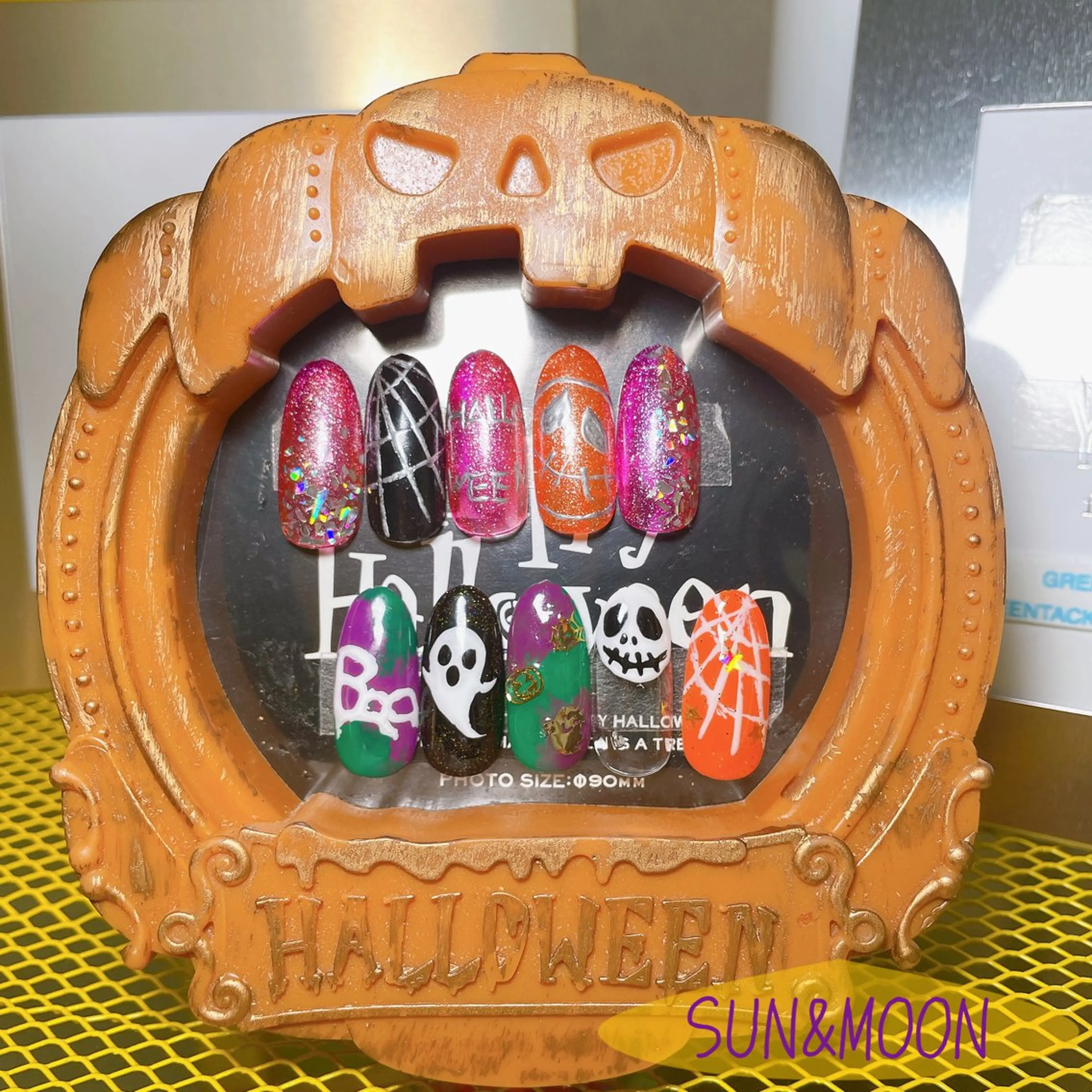 ネイル ハロウィン SUN&MOON所属・SUN&MOON REOのネイルデザイン