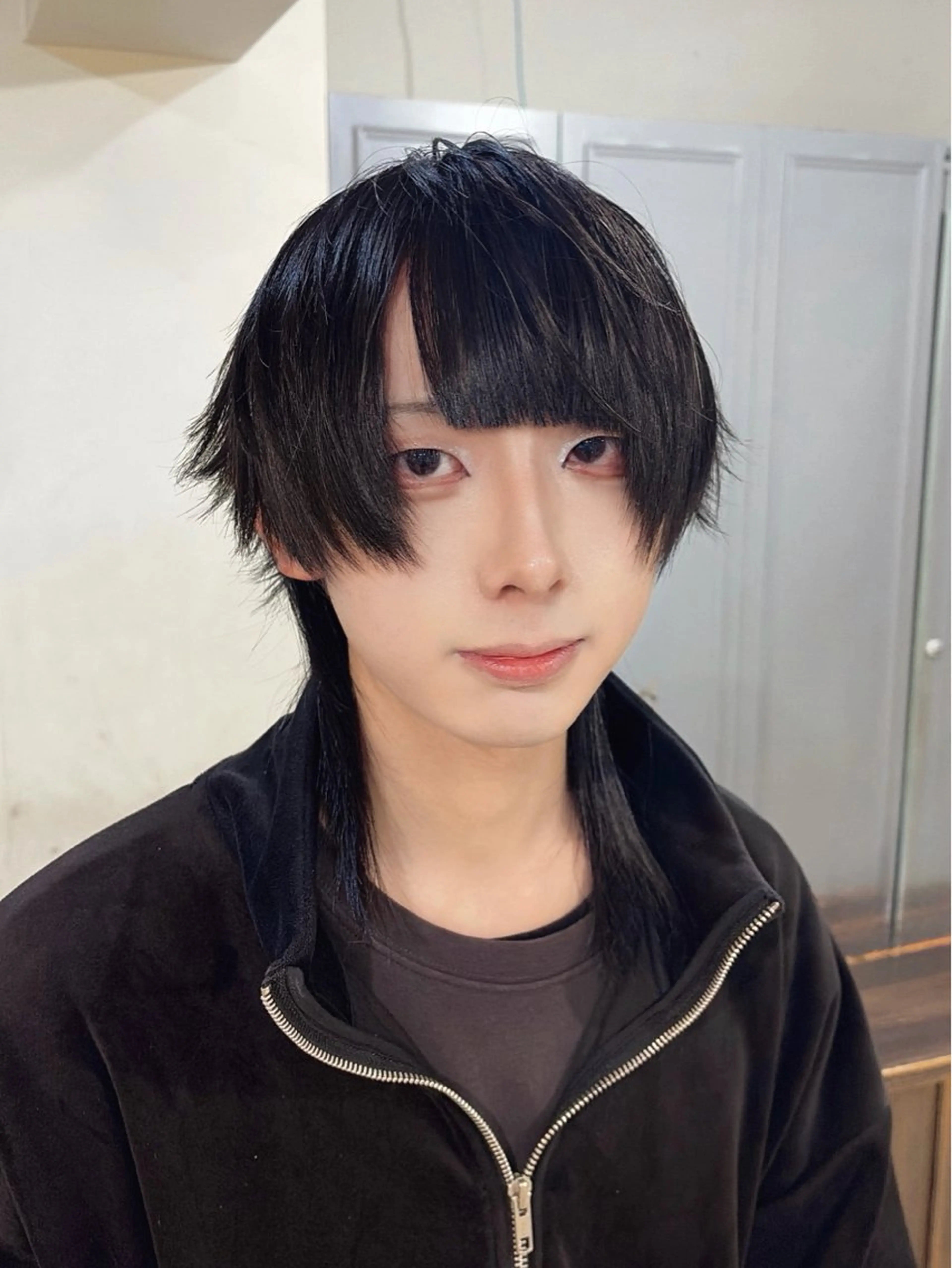 ミディアム 外ハネヘア ウルフカット カット 艶レイヤー/ウルフ屋 さん🐺Mari🪽のヘアスタイル