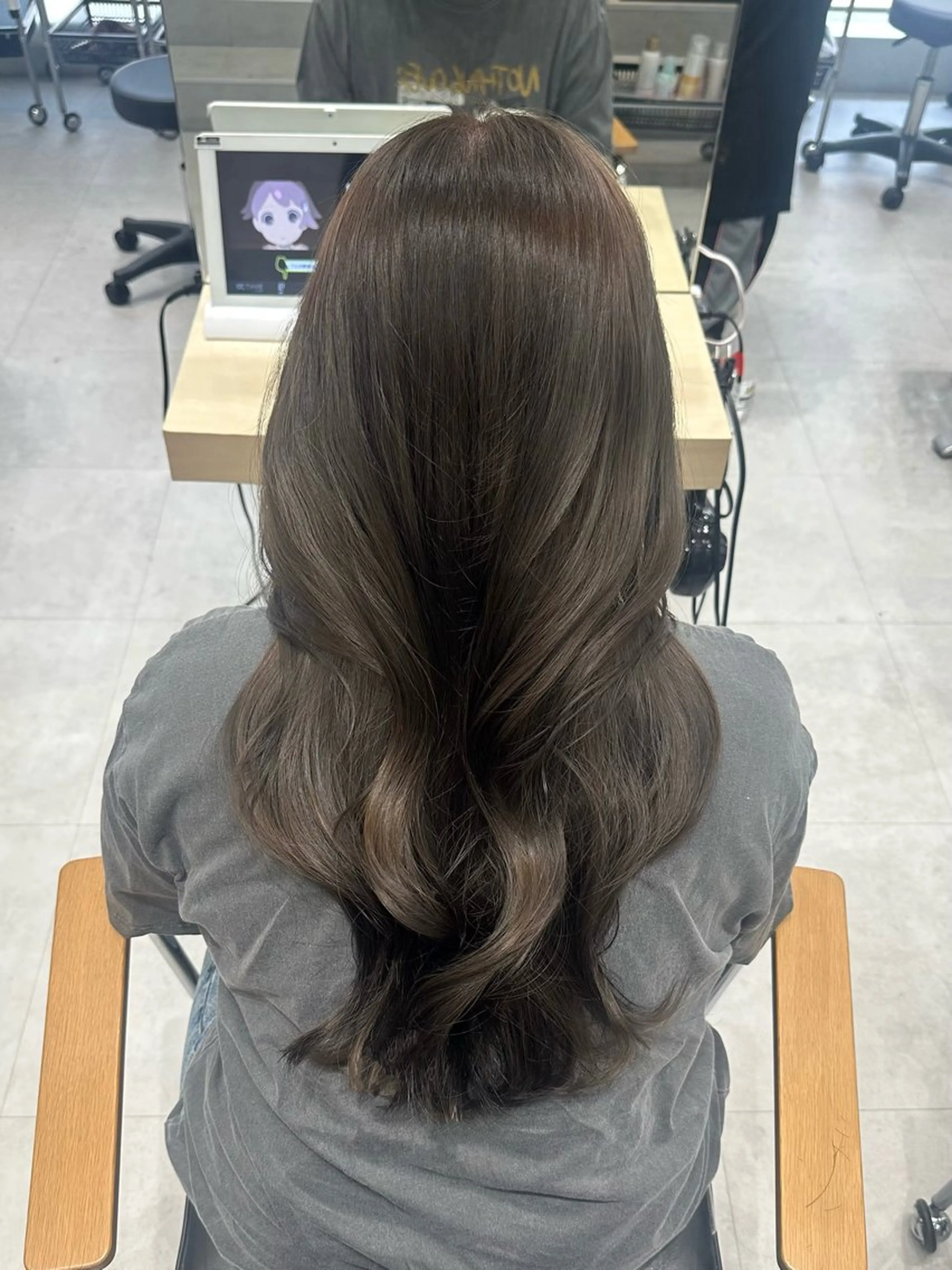 ロング カラー ベージュカラー オリーブベージュ Rei /透明感×韓国ヘアのヘアスタイル