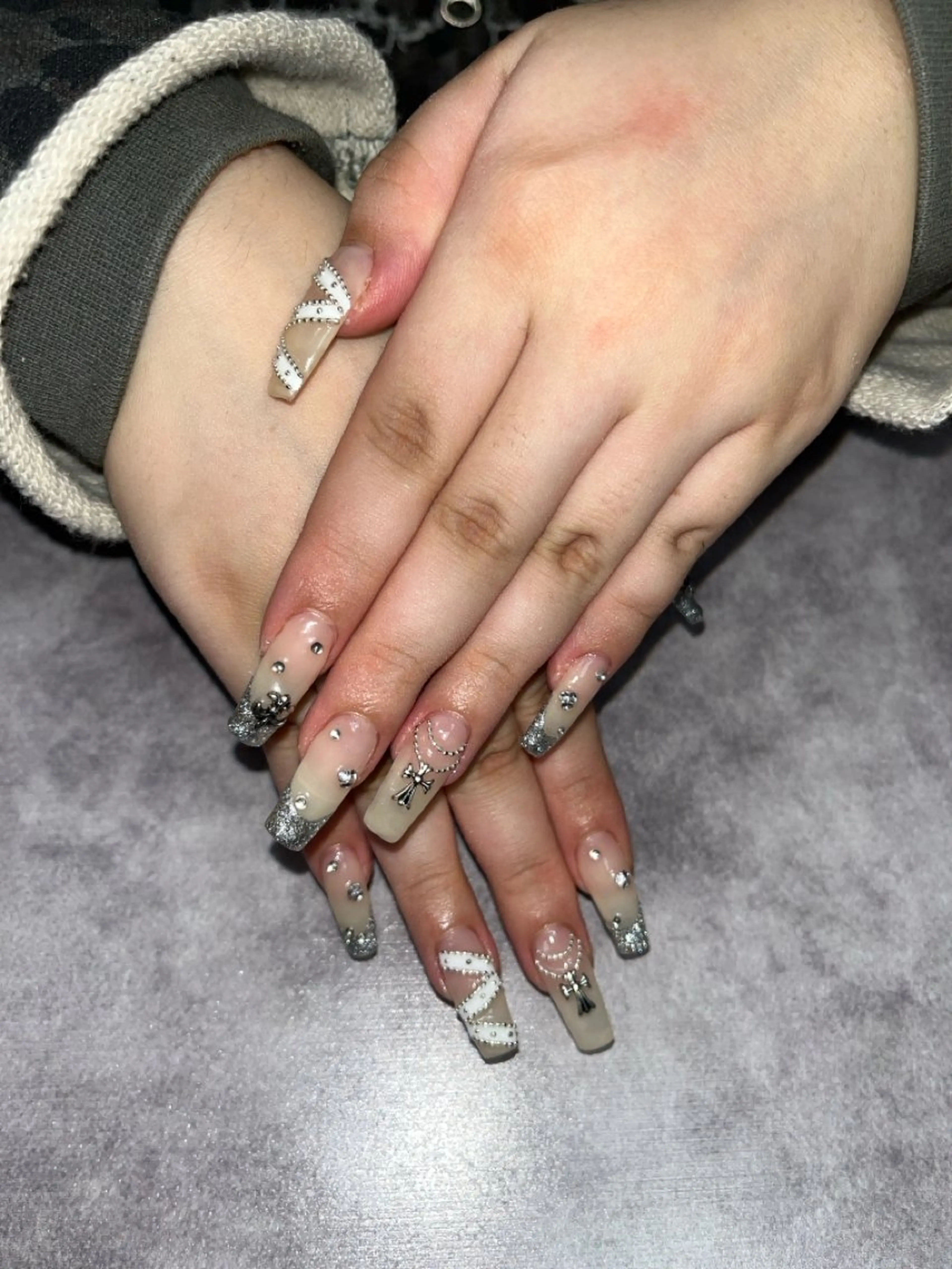 ネイル ハンドネイル rino  nail所属・坂 しおのネイルデザイン