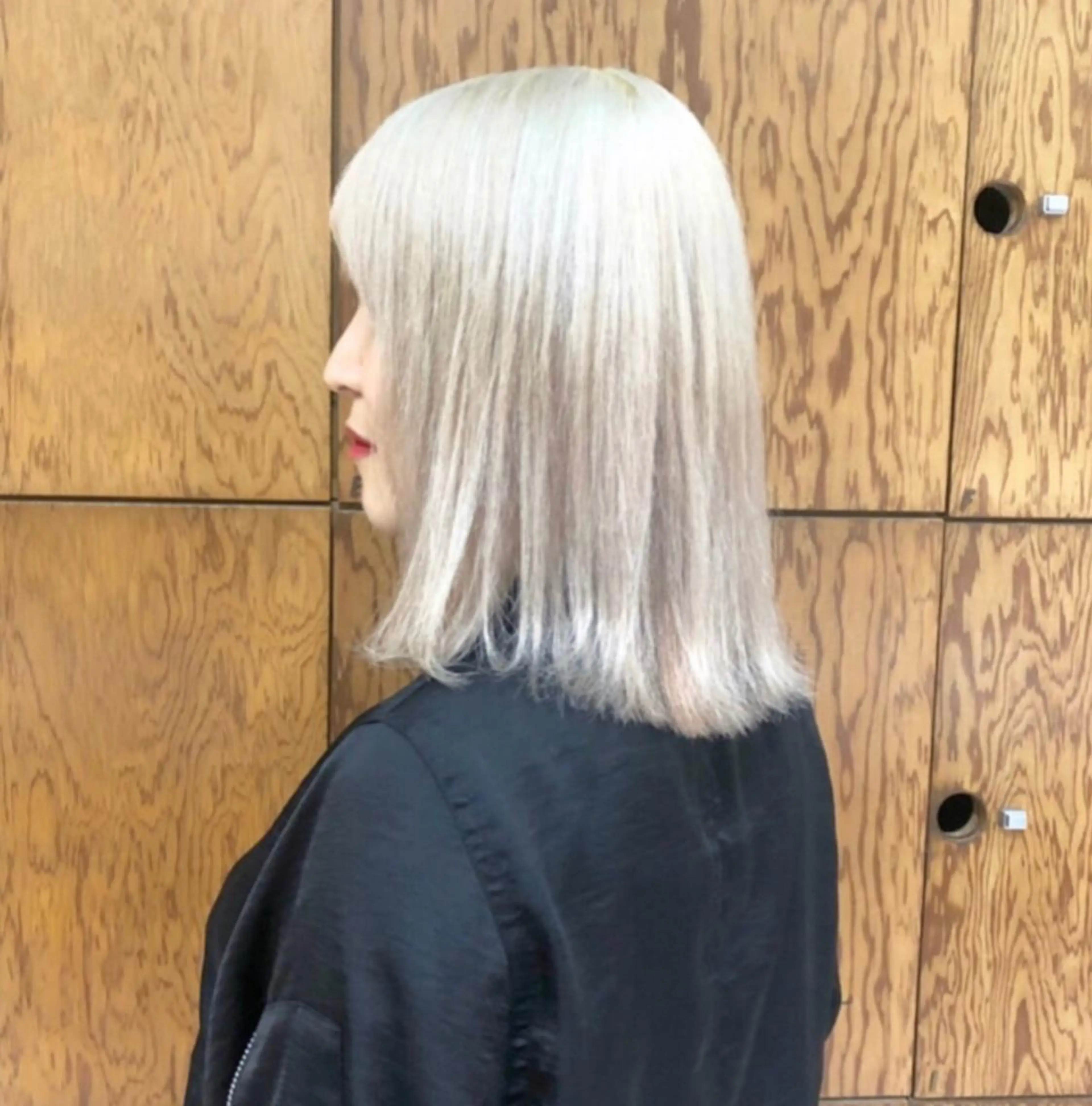 ミディアム カラー カット ヘアカラー ブリーチ、パーマ 西部笑のヘアスタイル