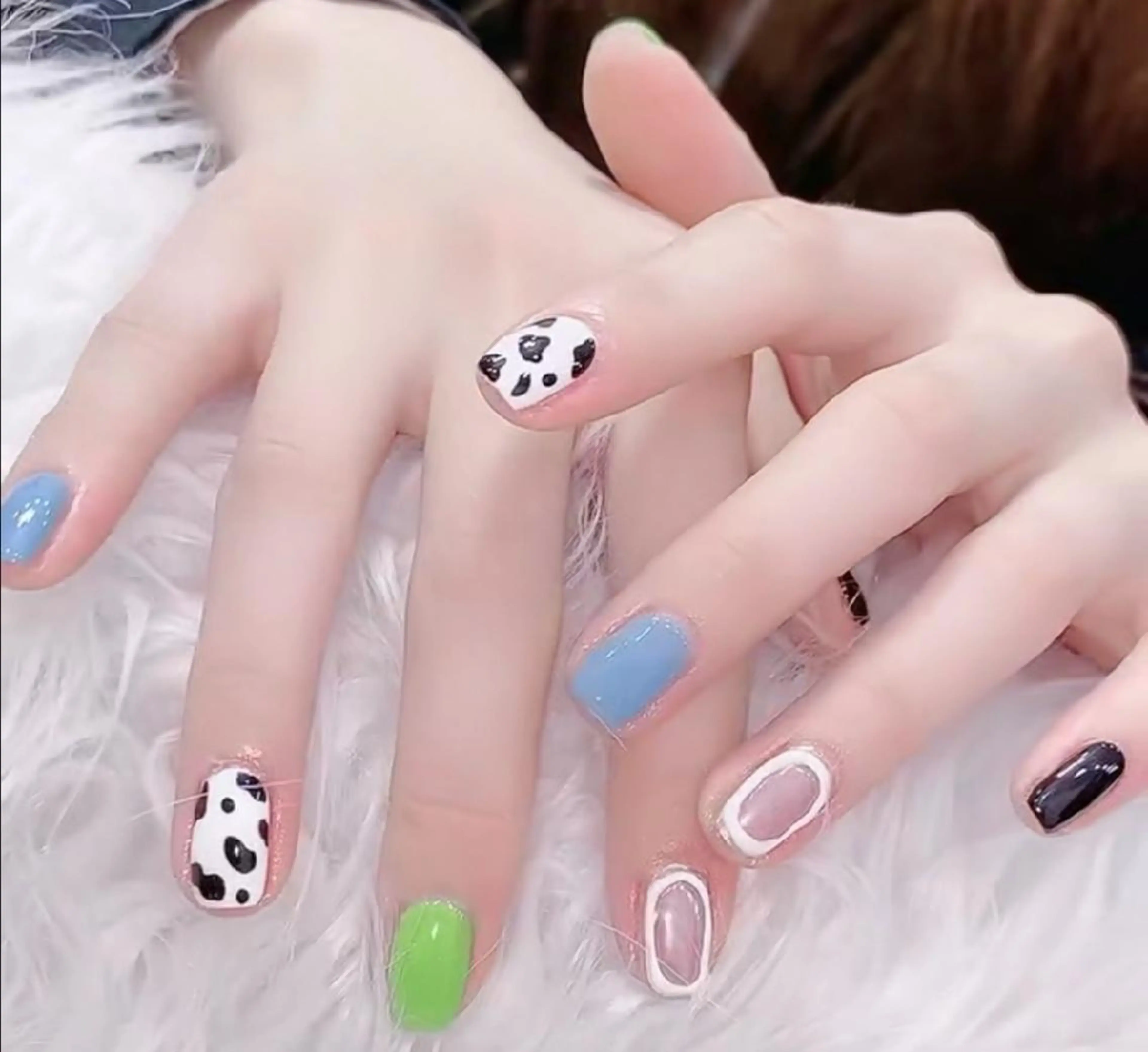 ミディアム ネイル ネイリストゆか💅 長さだし、深爪矯正のネイルデザイン