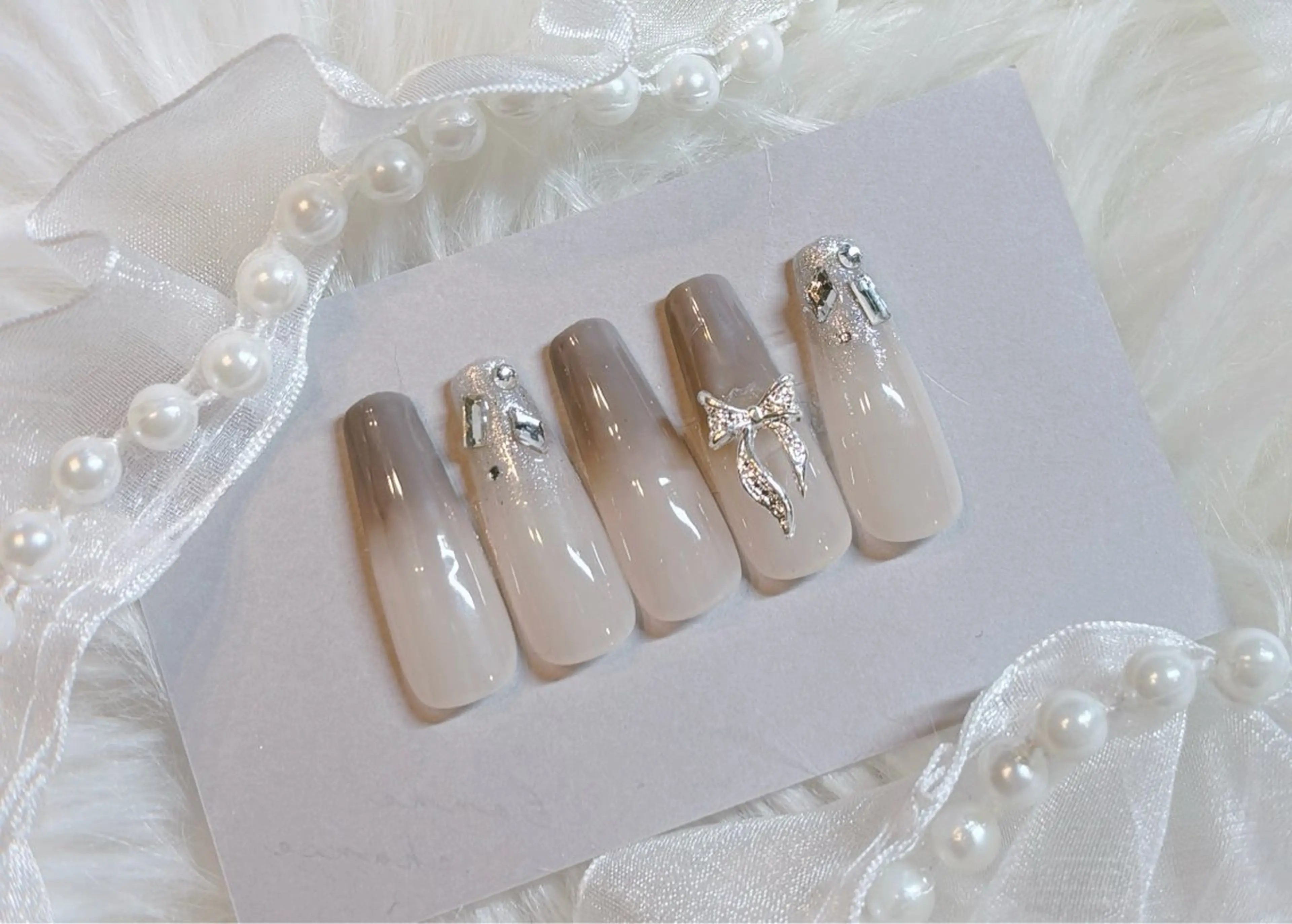 ネイル ハンドネイル le'a-レア-【ア イ×ネイル×眉】のネイルデザイン