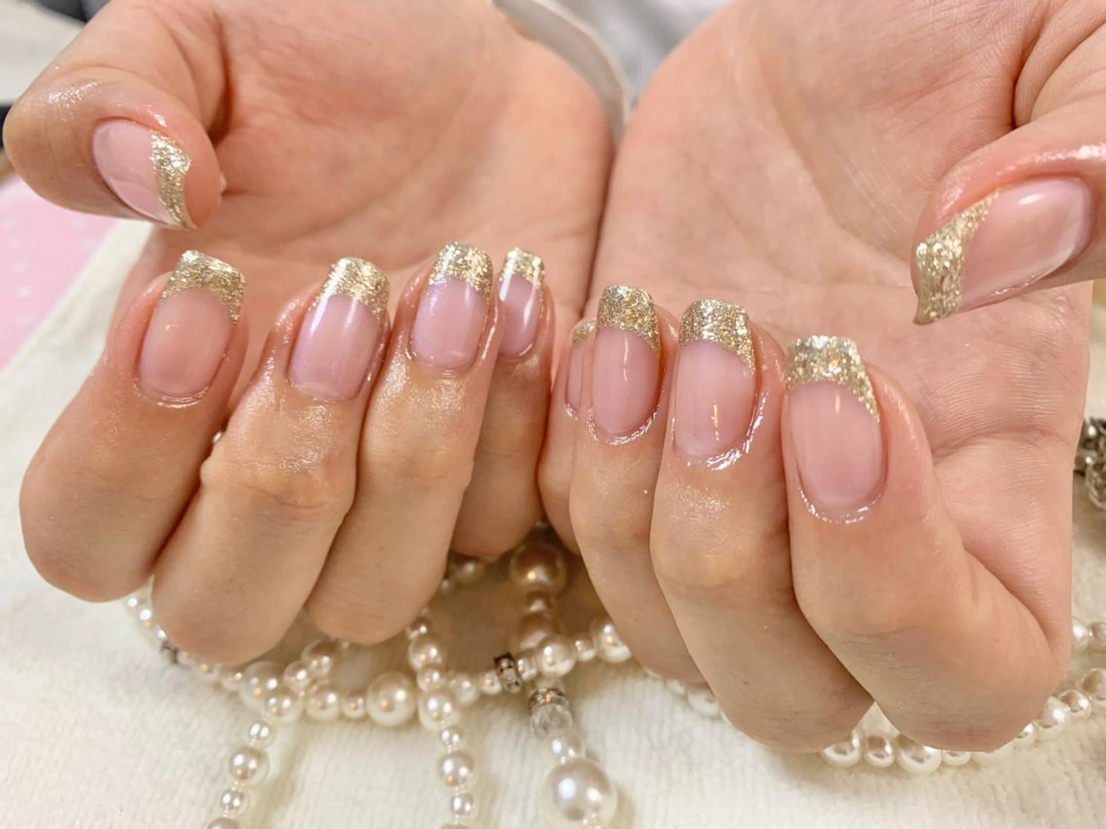 ネイル フレンチネイル ラメ(グリッター) 手塚 里奈のネイルデザイン