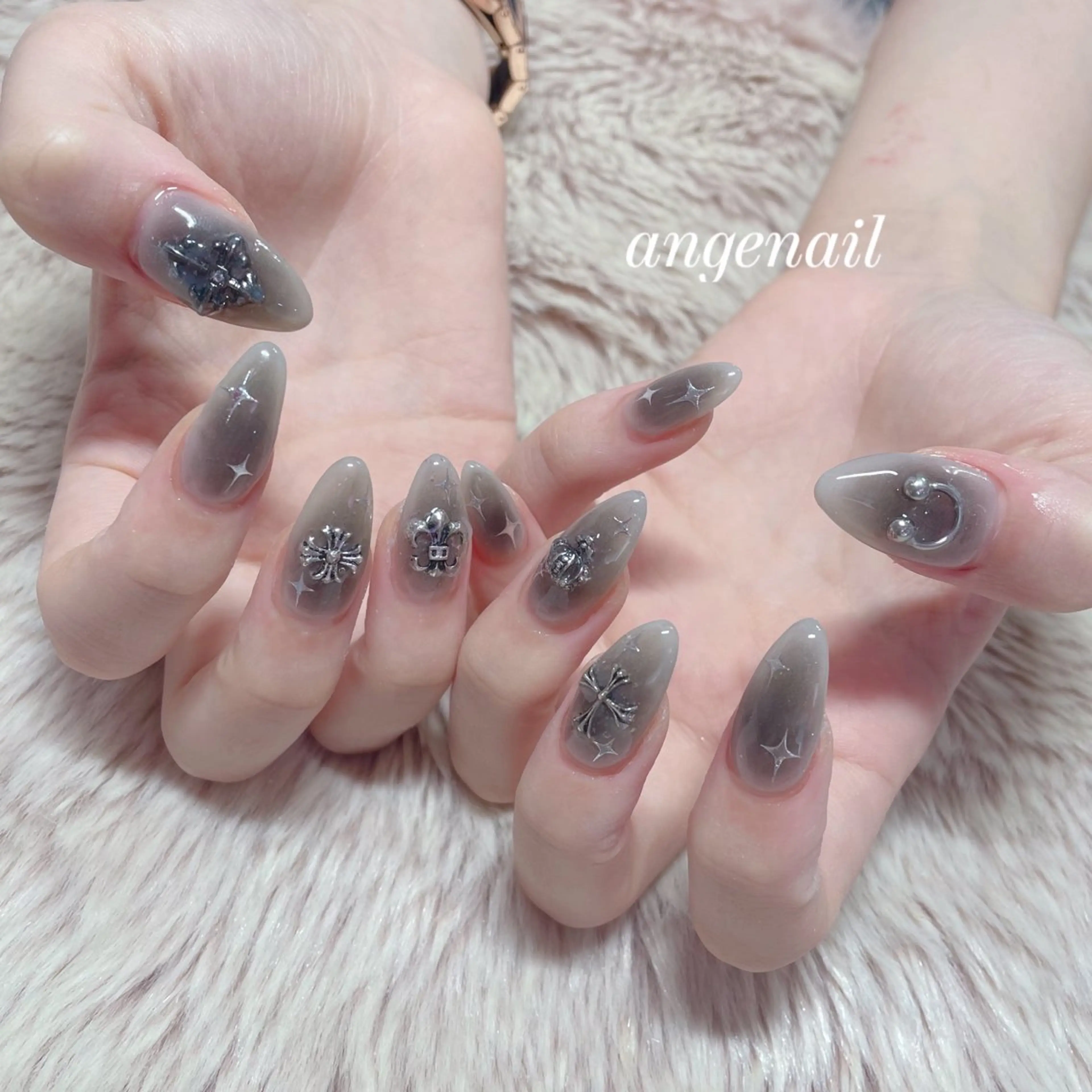 ネイル ハンドネイル オーナーネイリスト MAKIのネイルデザイン