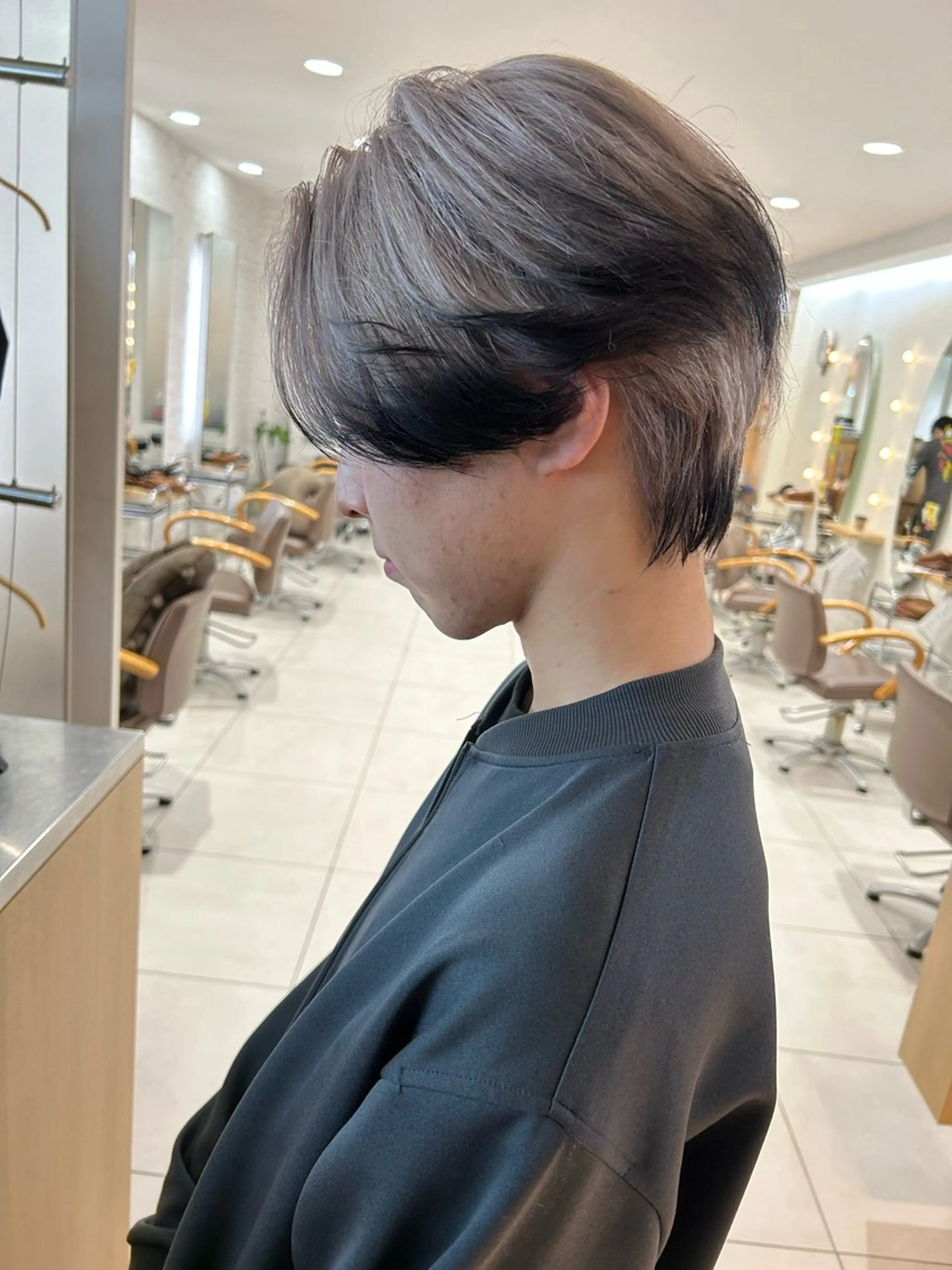 ショート カラー メンズ メンズブリーチ ブリーチ シルバー 🍀透明感抜群🍀/ ハイトーンカラーのヘアスタイル