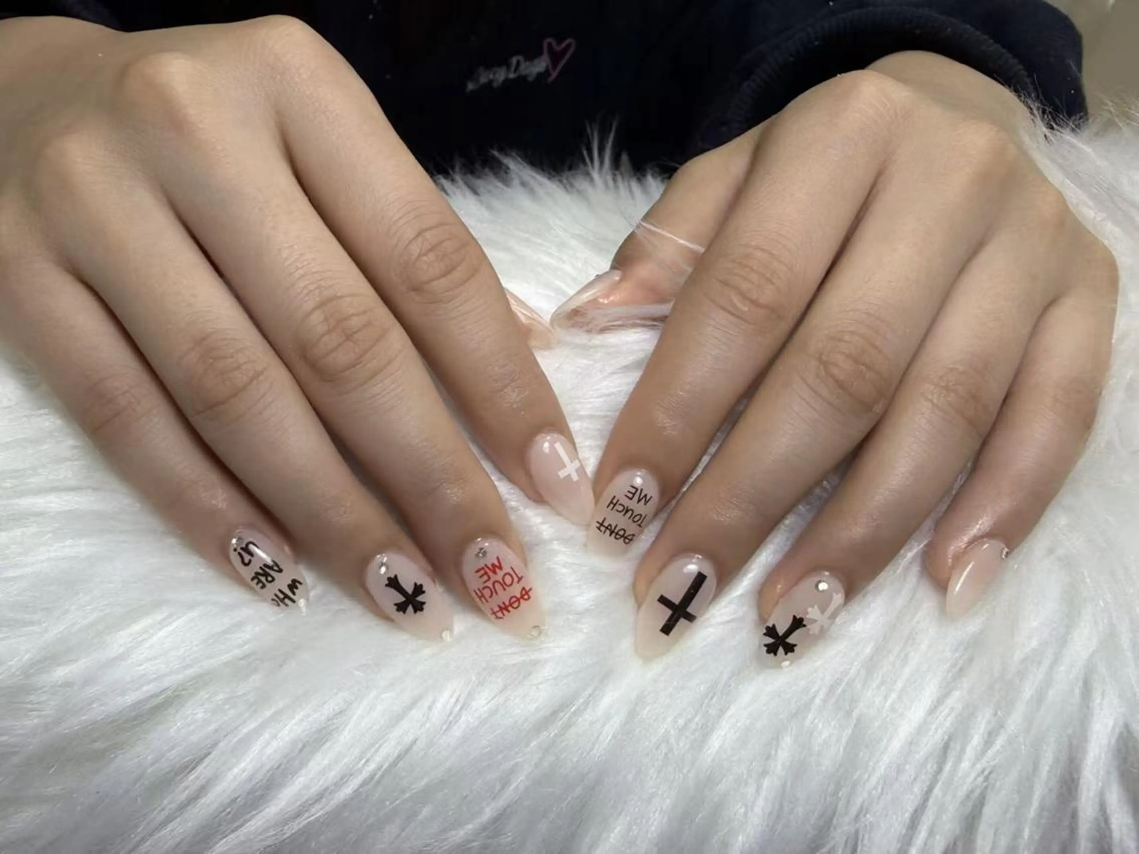 ネイル ハンドネイル モニカ アキイのネイルデザイン