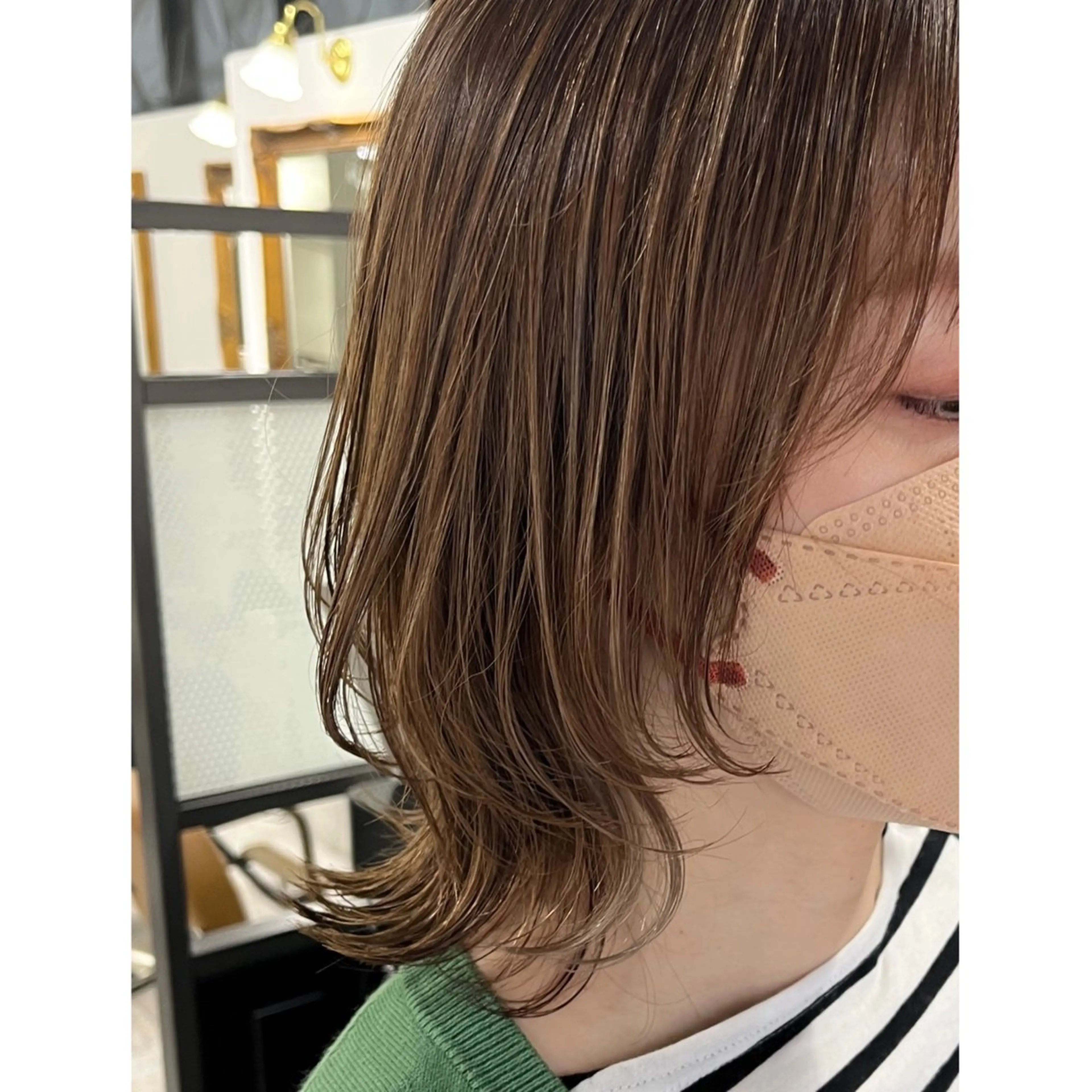 ミディアム カラー レイヤーカット サイドバング ウルフカット ウルフレイヤー カット ヘアカラー トリートメント パパで店長な戸田 健治【ショートヘア】のヘアスタイル