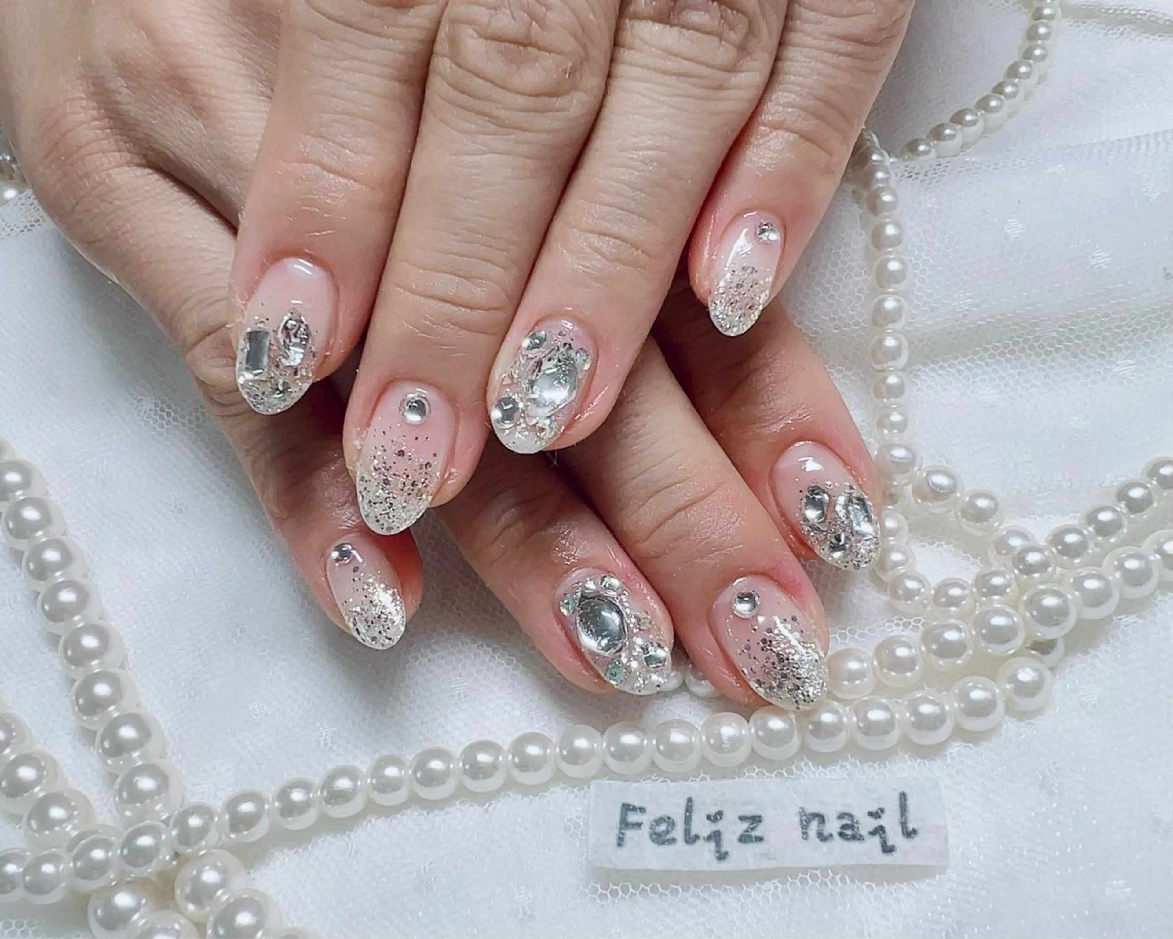 ネイル ジェルネイル キラキラネイル ニュアンスネイル オフィスネイル パラジェル ユキカ （ネイリスト）のネイルデザイン