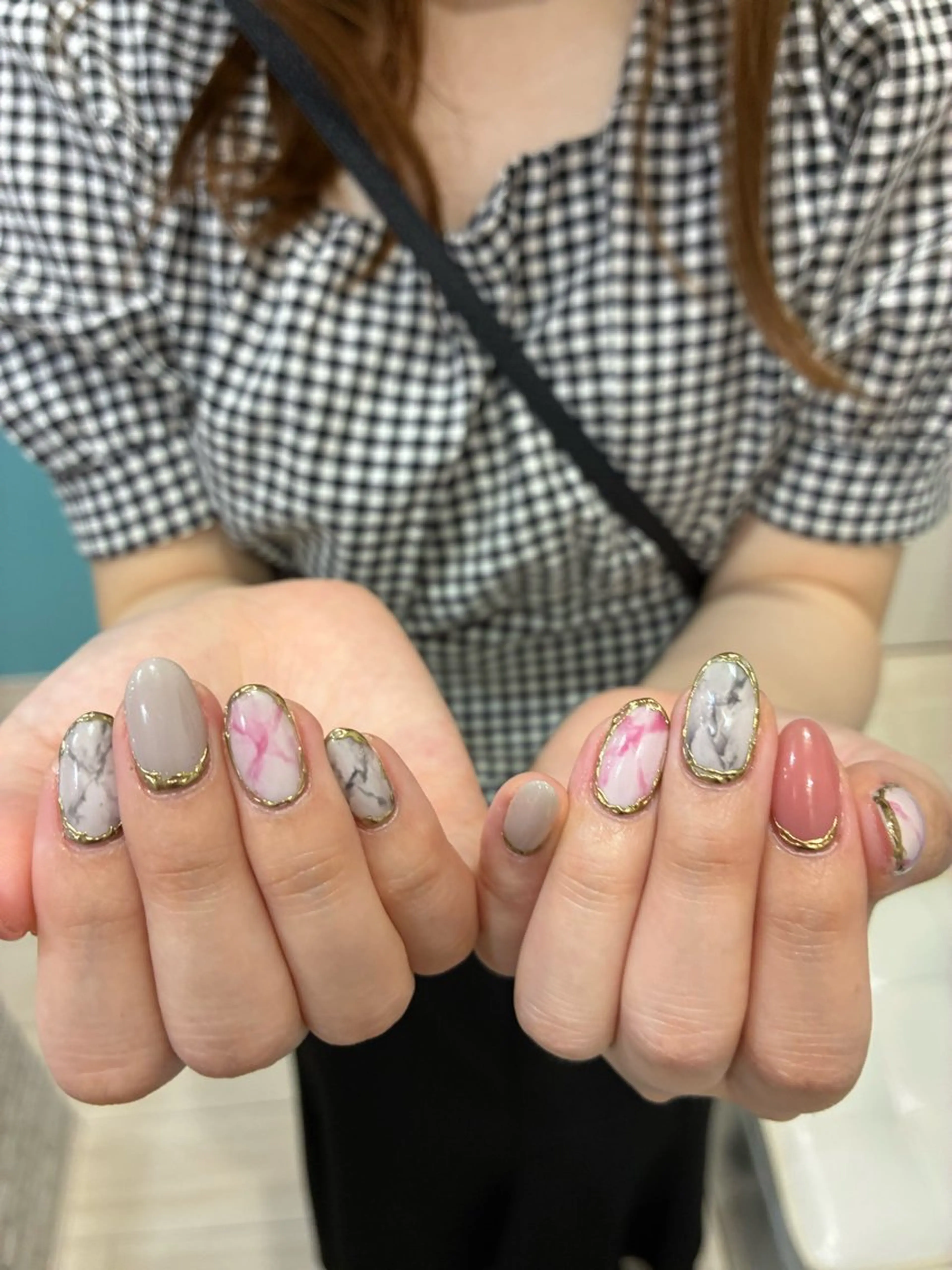 ネイル 持ち込み ハンドネイル 13日3980円‼️ マグもデザインも◎のネイルデザイン