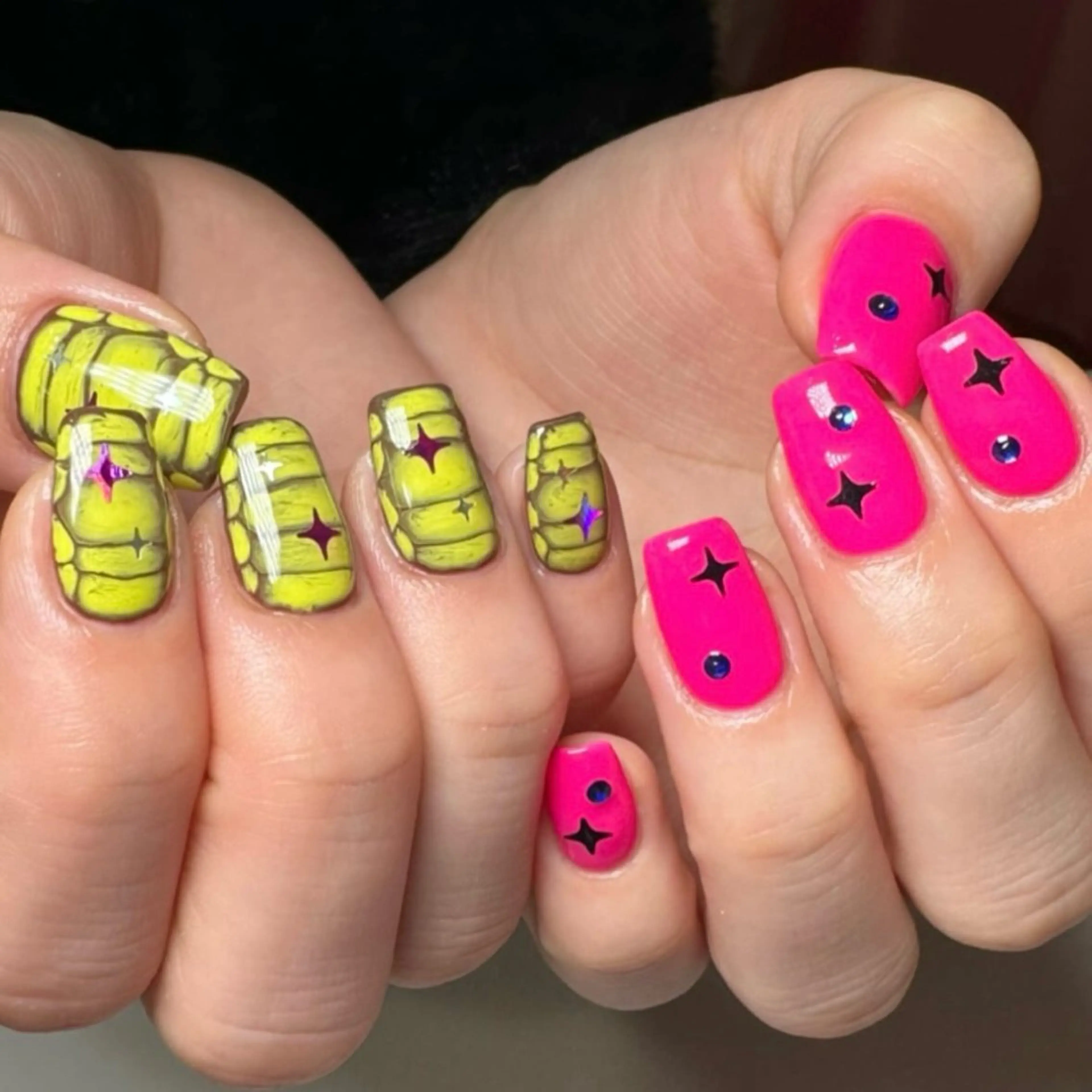 ネイル 艶カラー/レイヤー /メンズ/マツエクのヘアスタイル