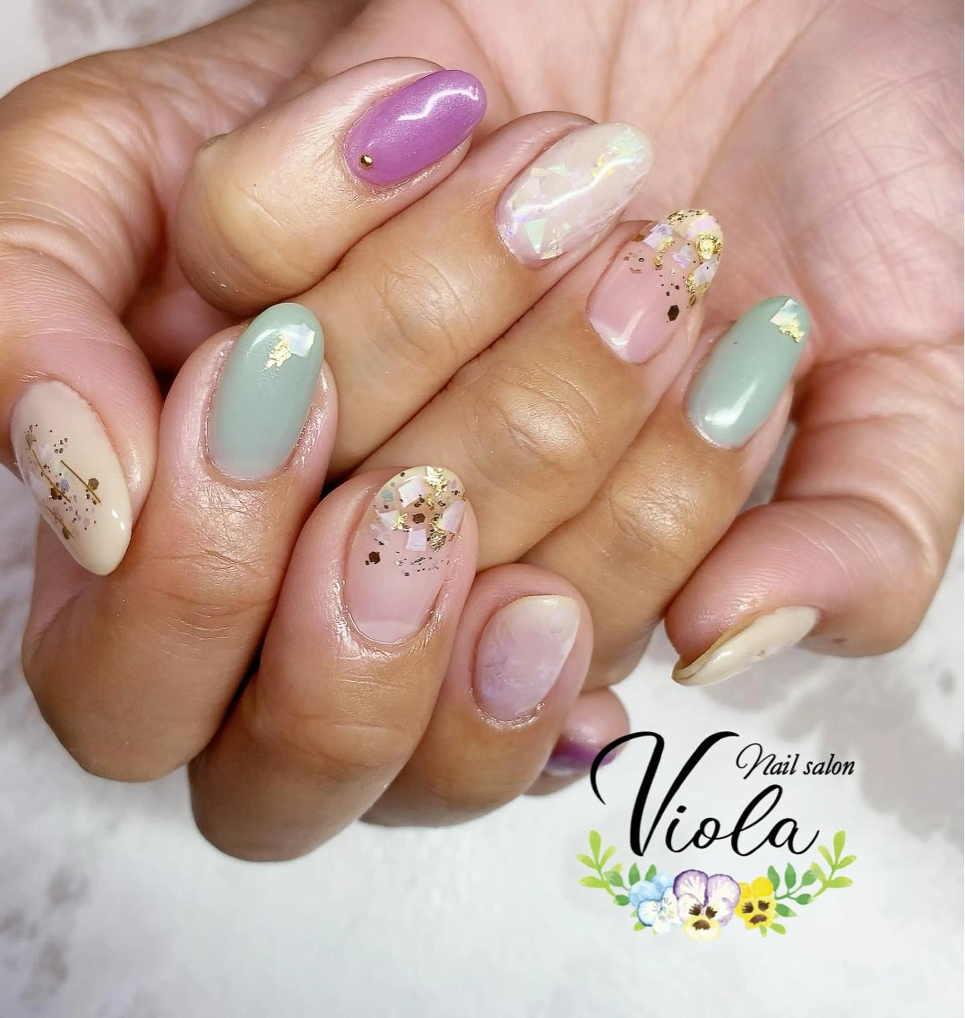 ネイル グリーン パープル ハンドネイル Nailsalon Viola所属・ネイルサロン Violaのネイルデザイン