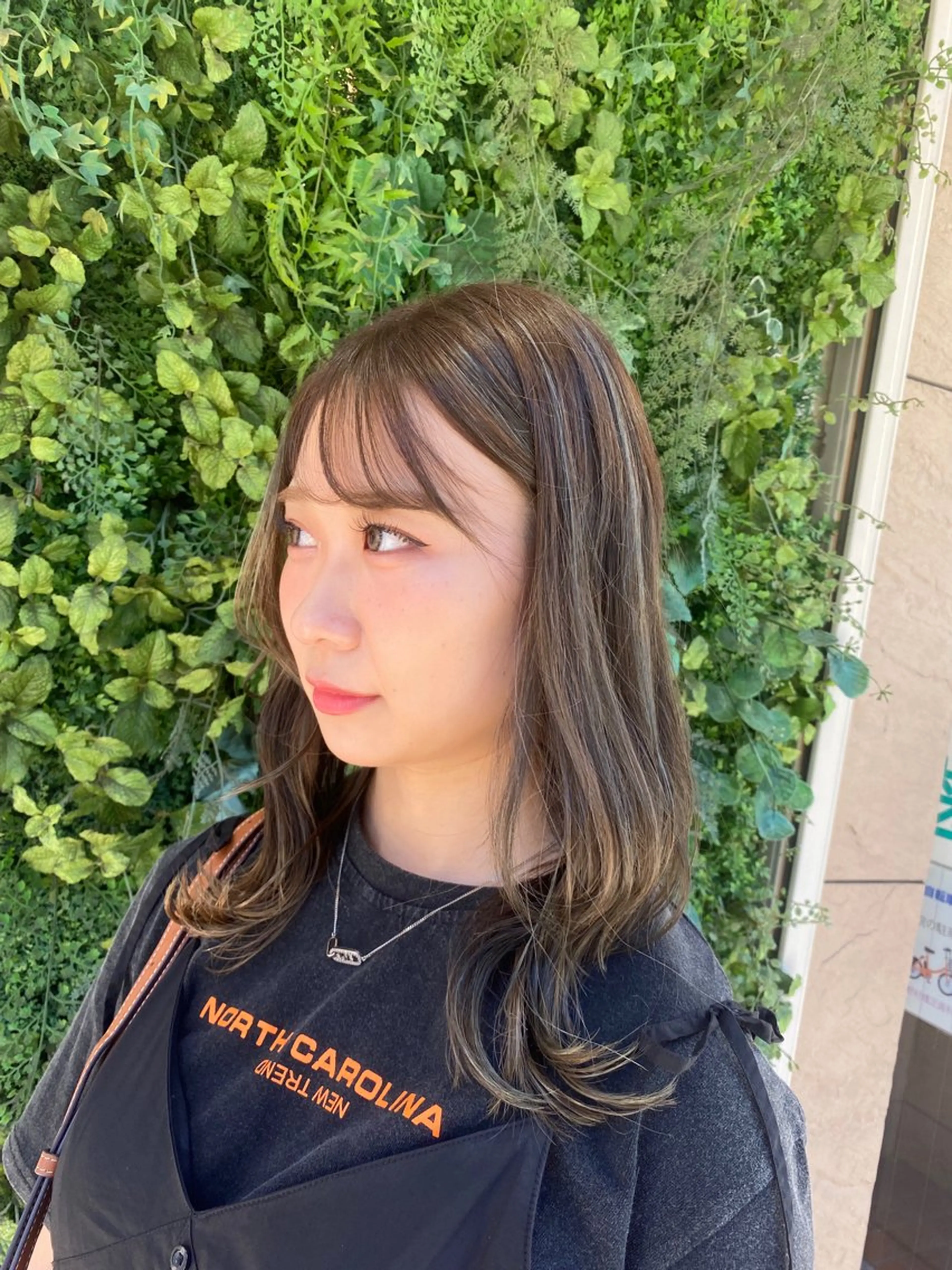 セミロング カラー バレイヤージュ ベージュカラー デザインカラー グラデーションカラー グレージュ カット ヘアカラー 透明感カラー/韓国 ヘア🩶yuri🩵のヘアスタイル