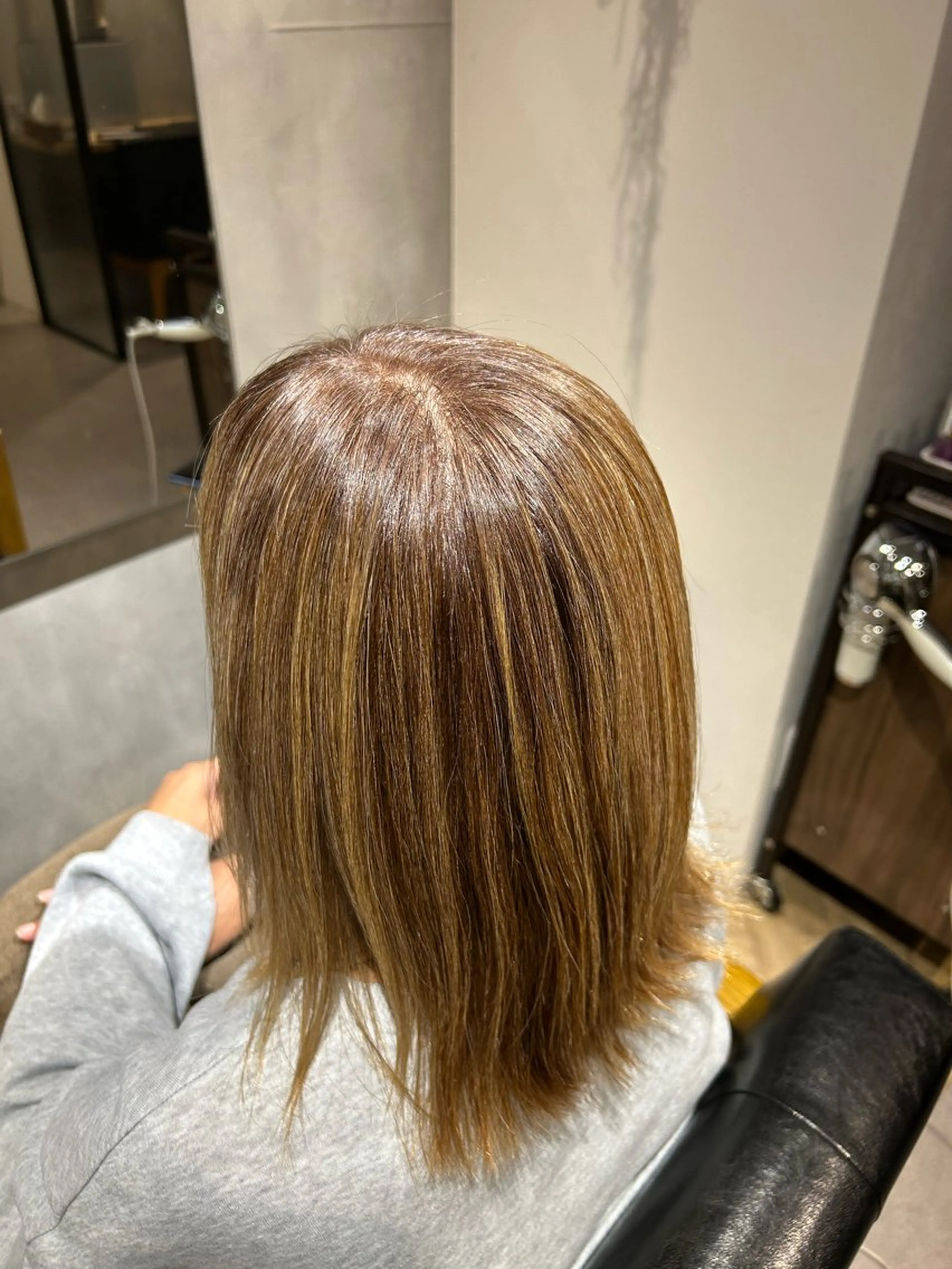 セミロング ヘアカラー 金澤 七海のヘアスタイル