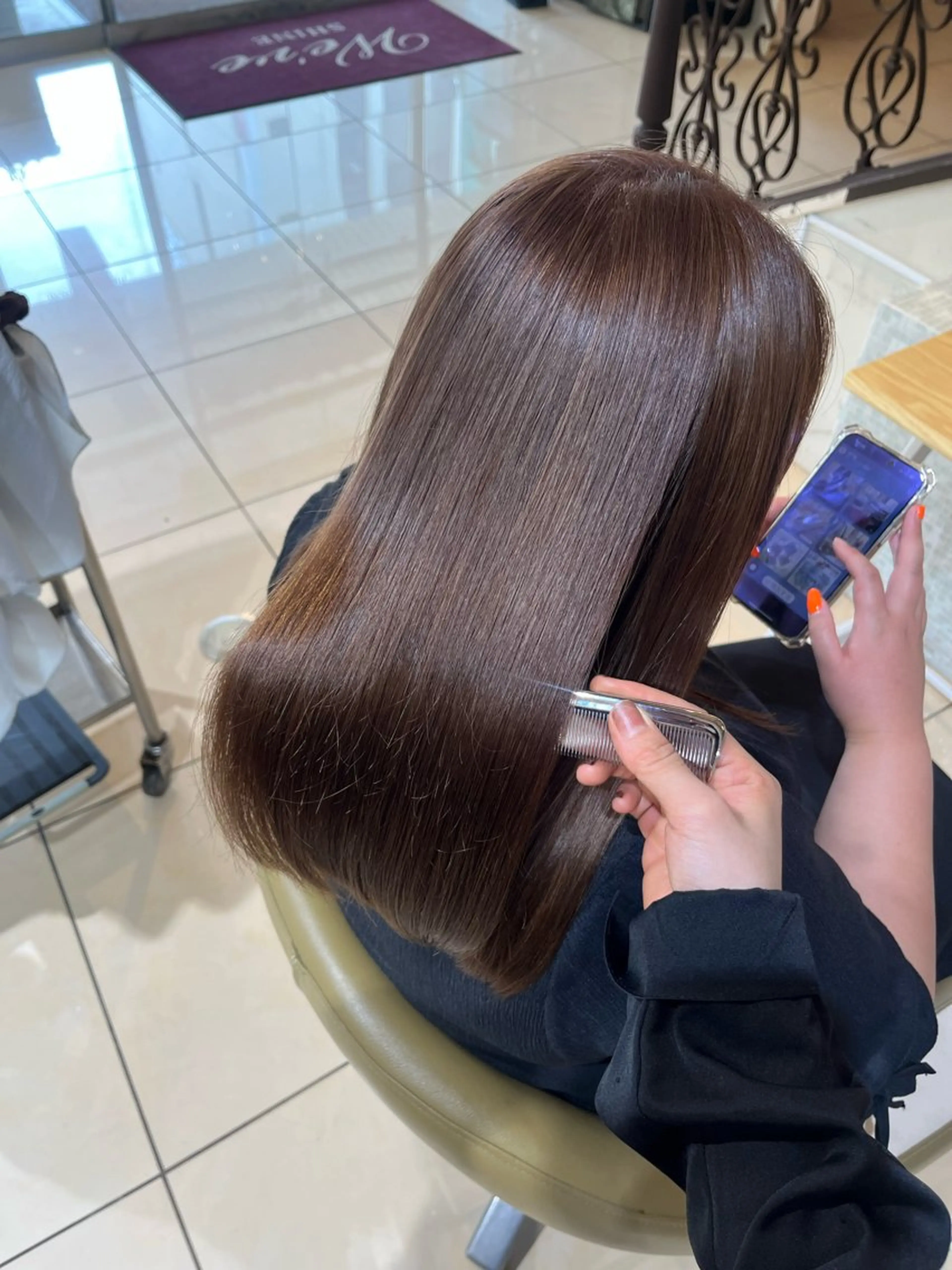 カラー 川本 桃華のヘアスタイル