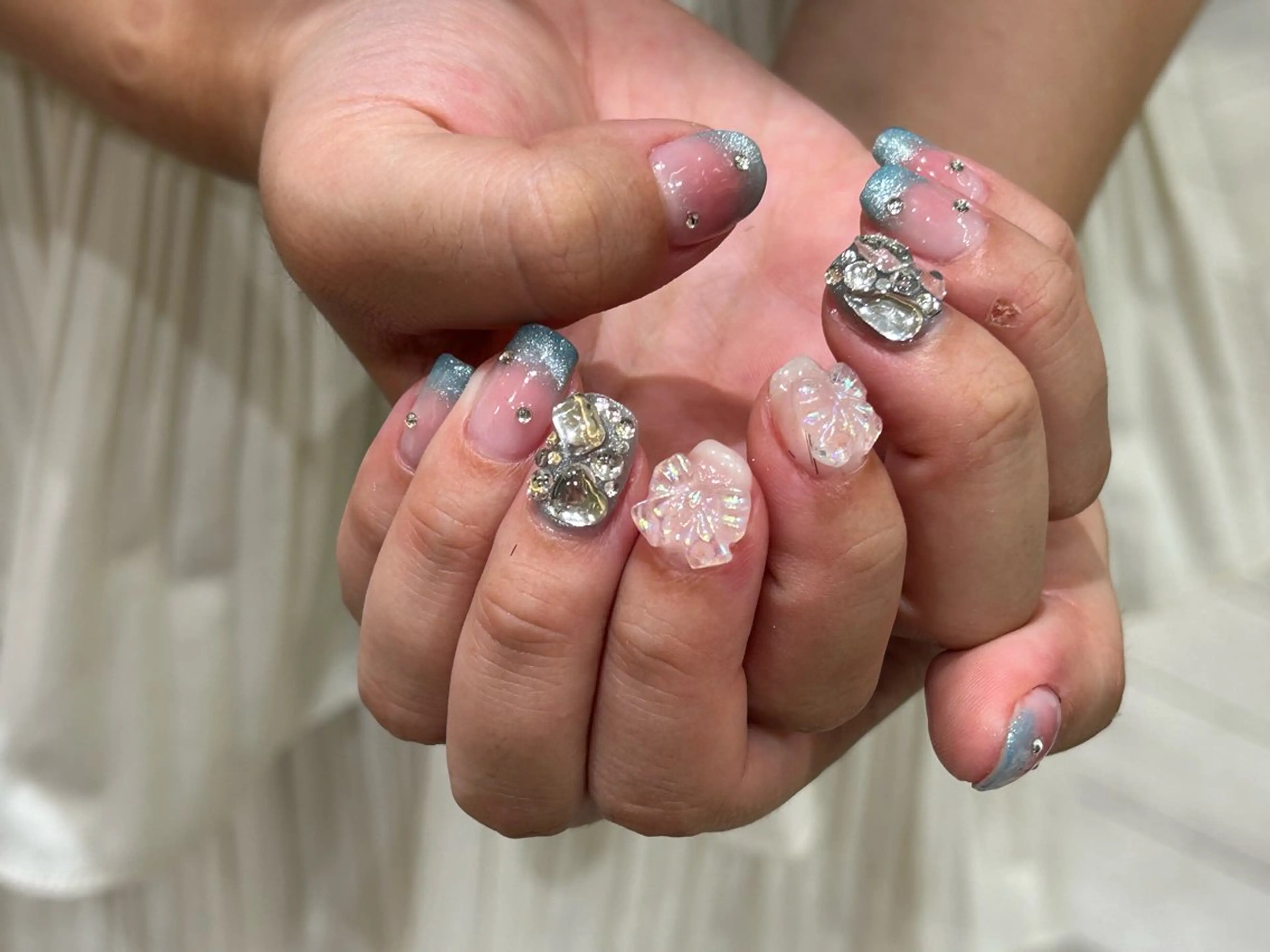 ネイル ꪆৎ平行アーチ ྀི ワカナの眉毛・アイブロウイメージ