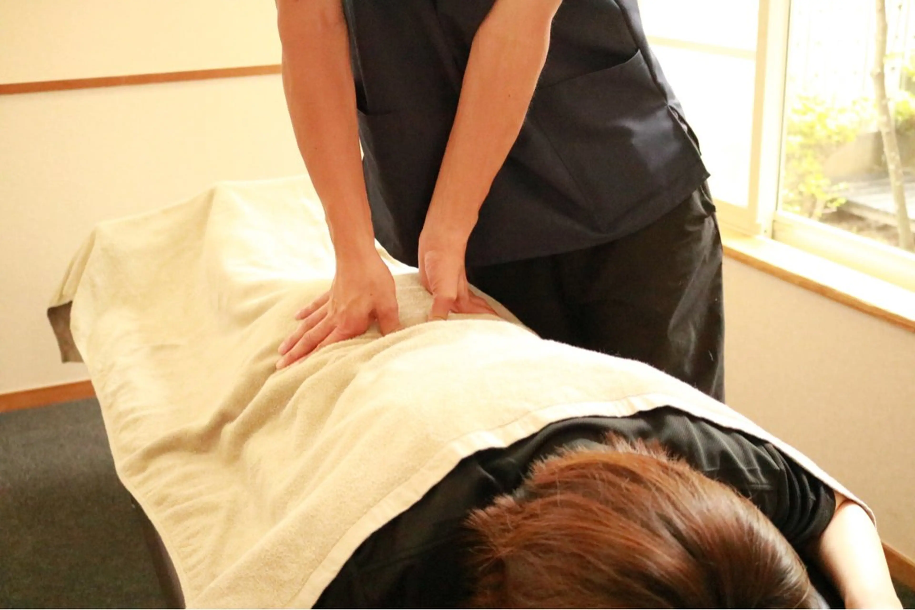 【平日10時​〜​16時限定】もみほぐし＋整体60分 ¥3,000の写真