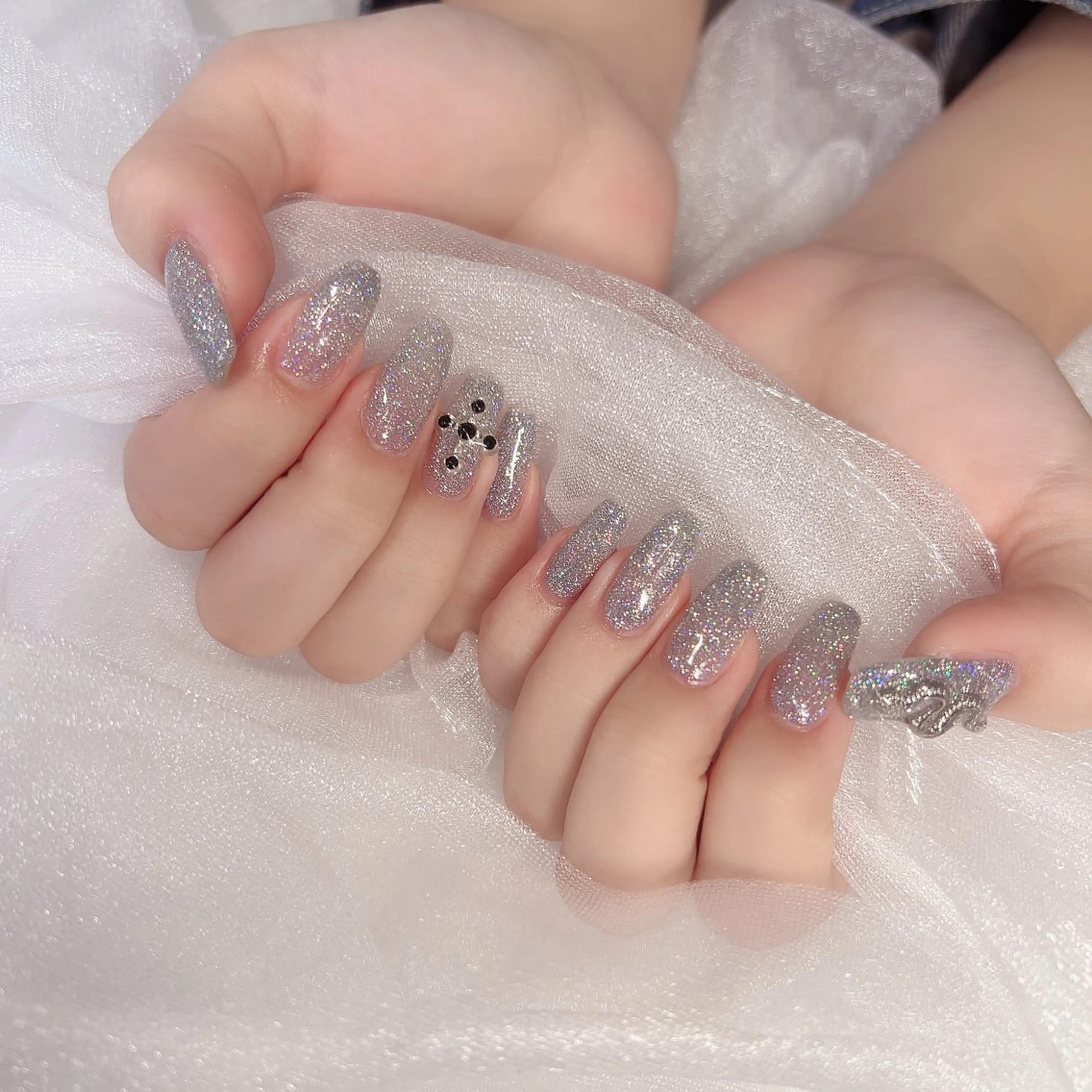 ネイル HENECY🍓 momokaのネイルデザイン