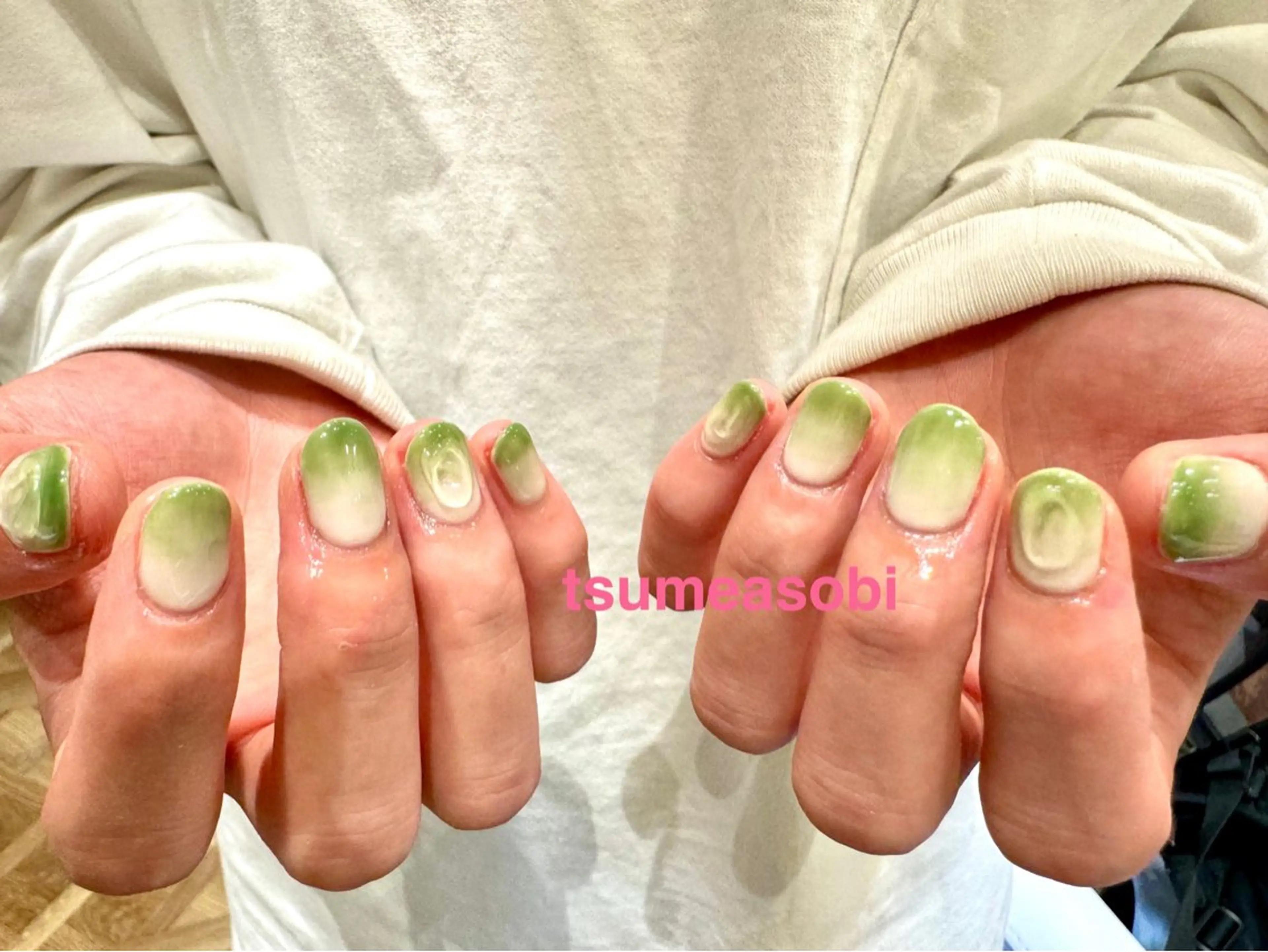 ネイル グラデーション ハンドネイル tsumeasobi所属・tsumeasobi 🪬macoのネイルデザイン