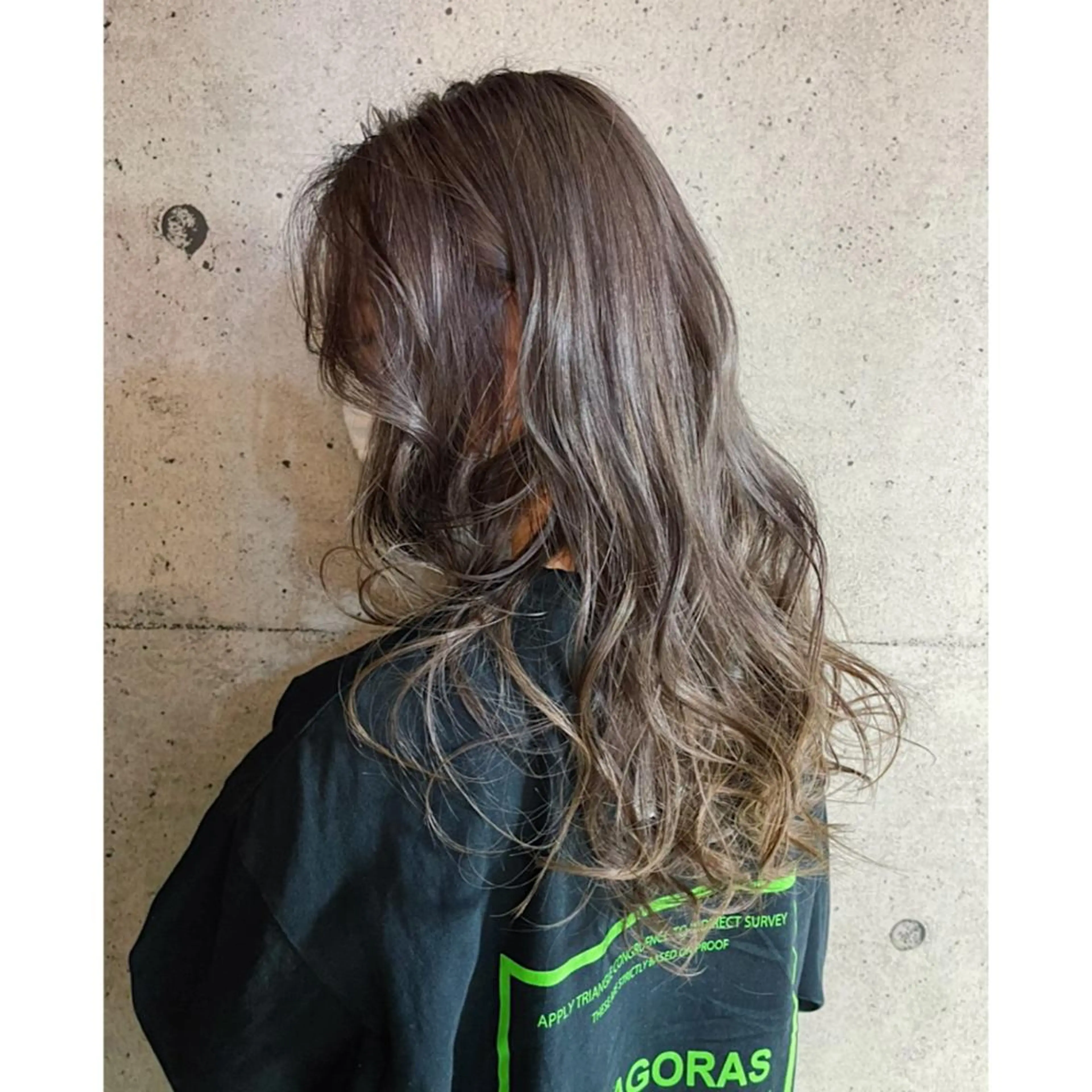 ロング カラー グレージュ 宮川 莉央のその他イメージ