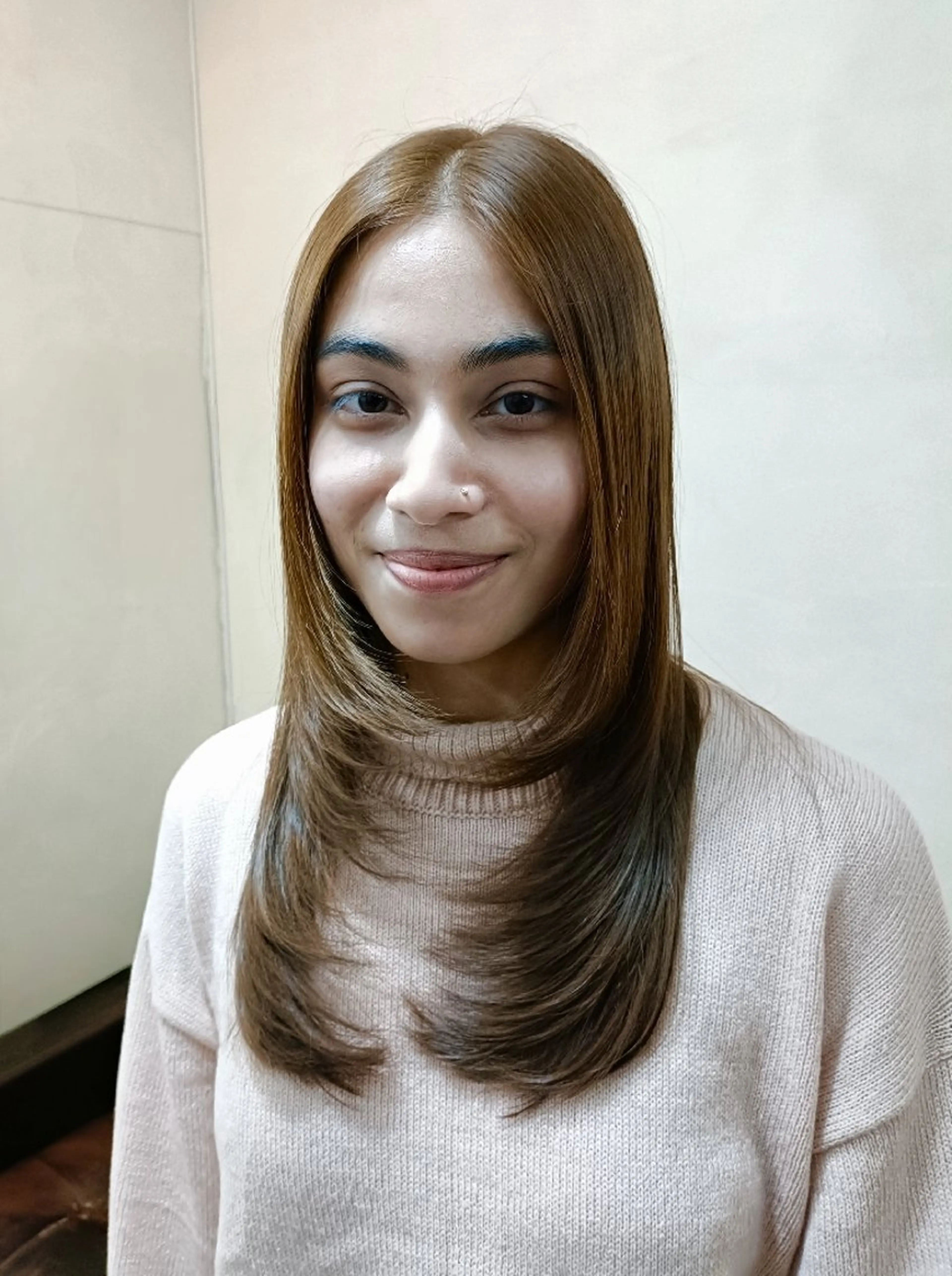 ロング 勝連 利恵のヘアスタイル