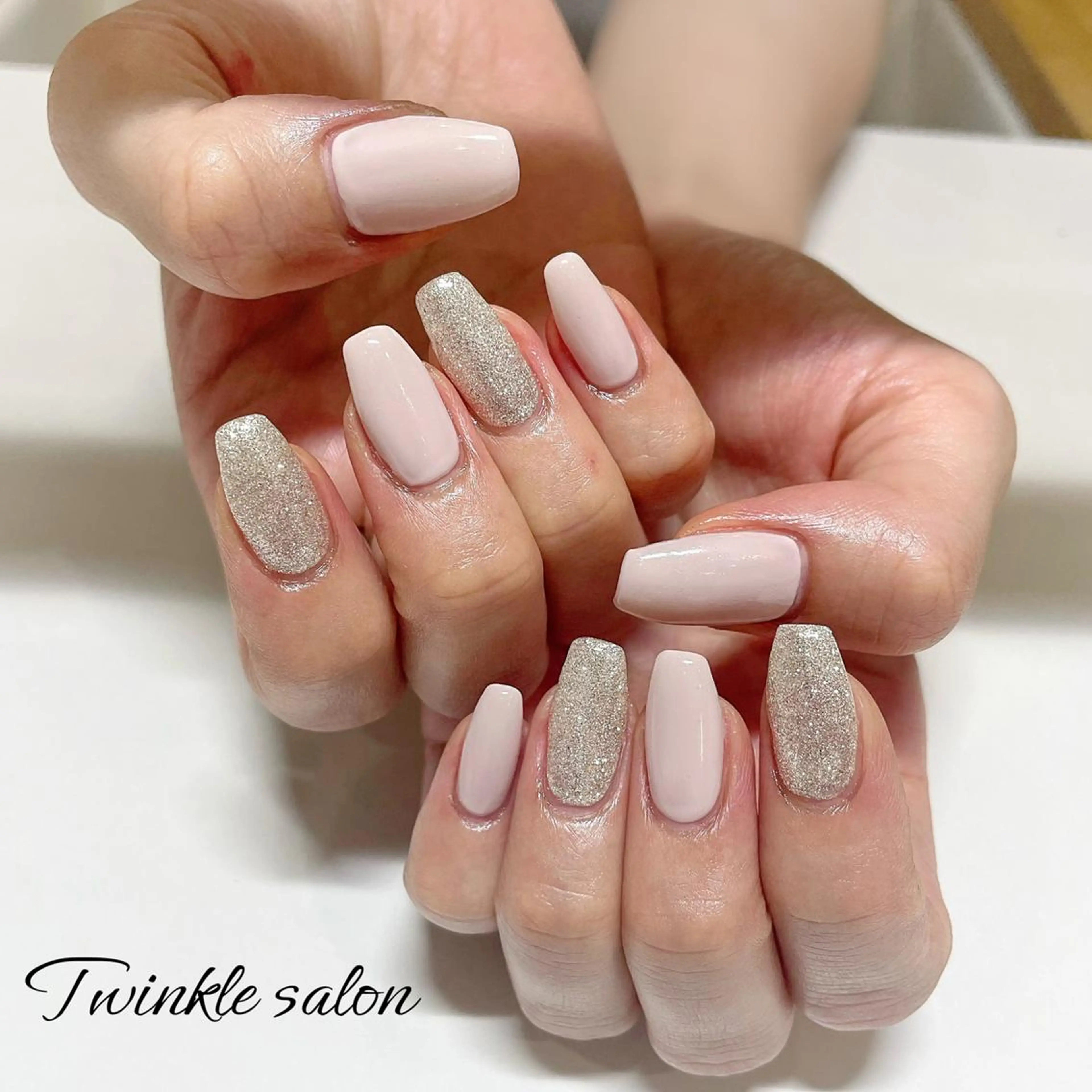 ネイル ハンドネイル 中井 綾香の眉毛・アイブロウイメージ