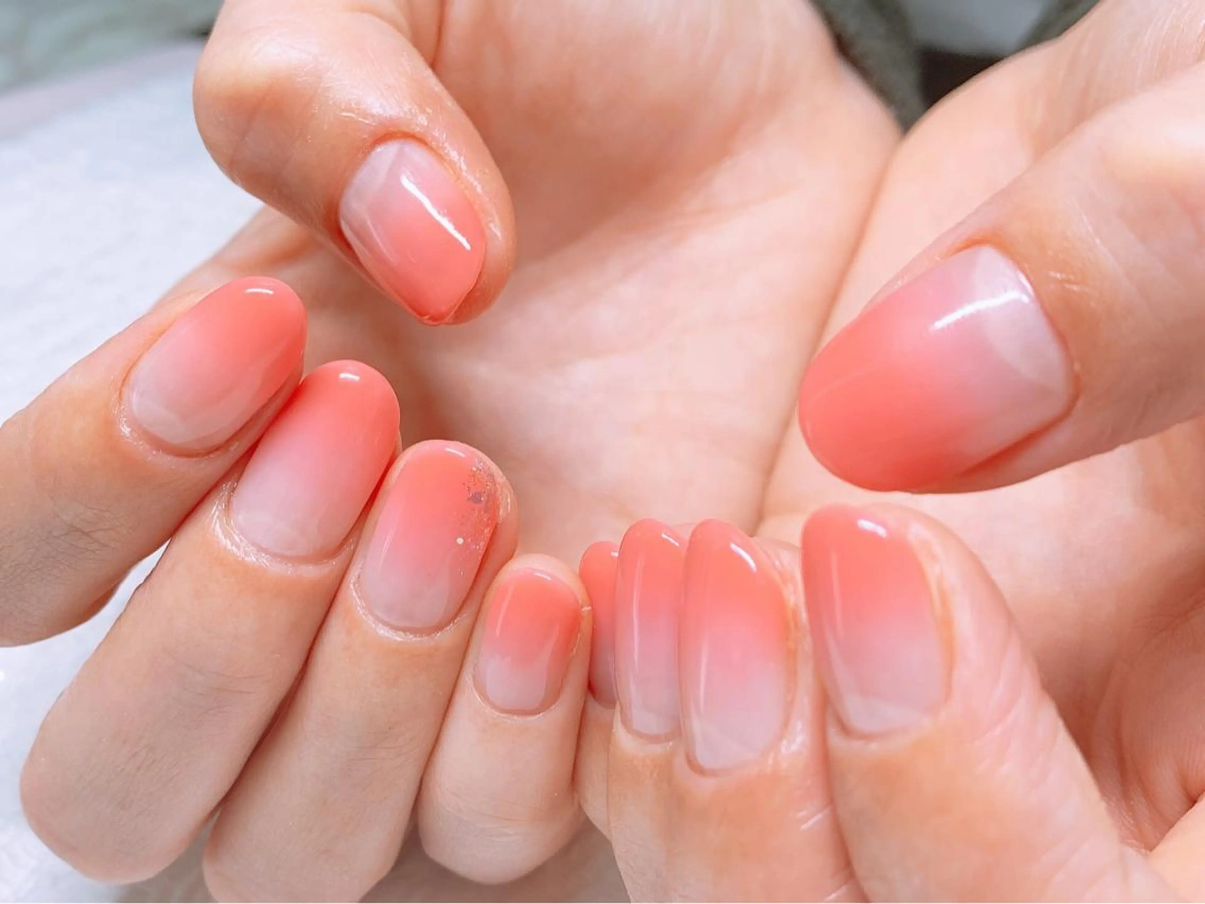 ネイル グラデーション THECOLORS所属・近貞 莉奈のネイルデザイン