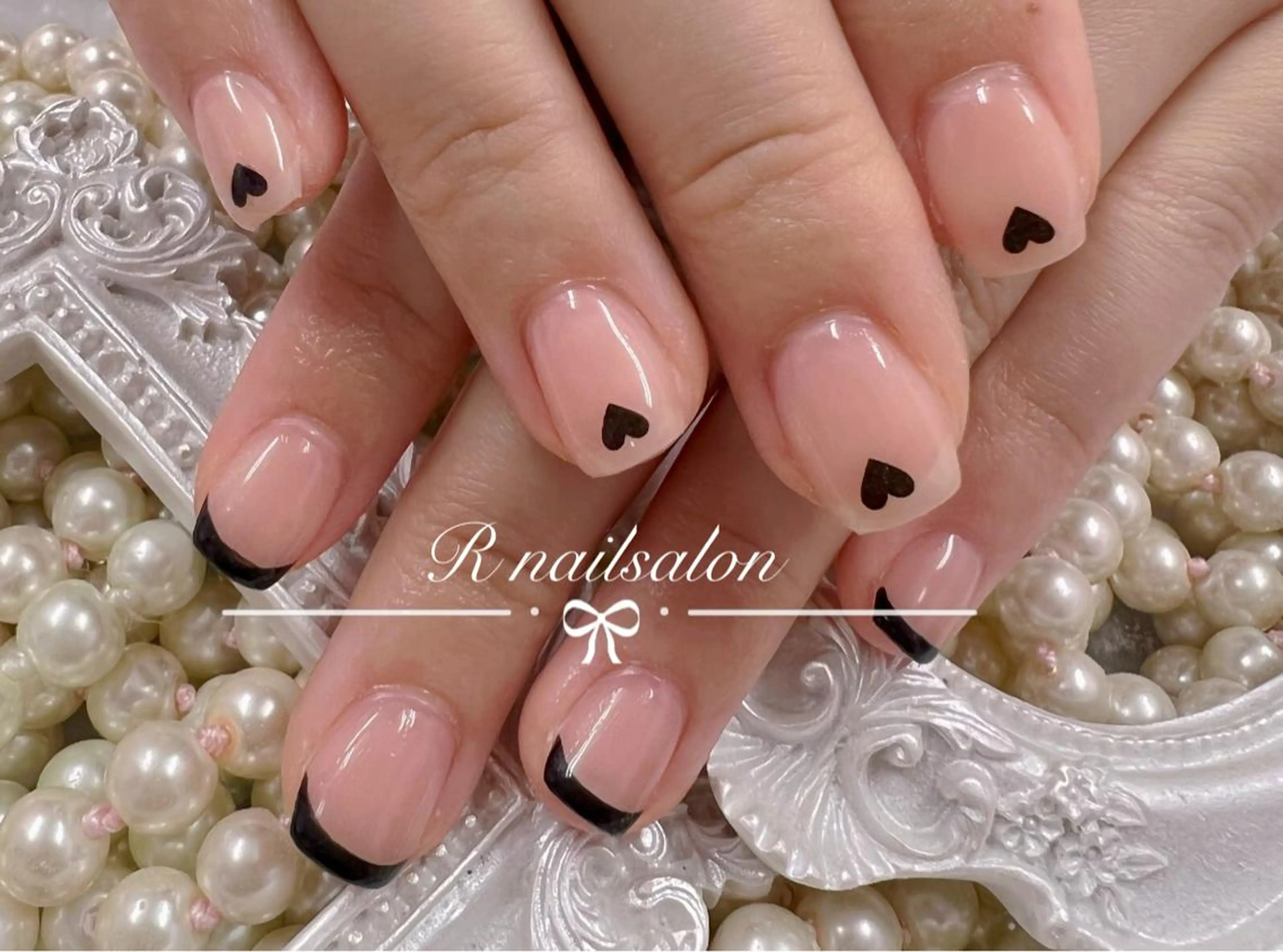 ミディアム R NAILSALONのネイルデザイン