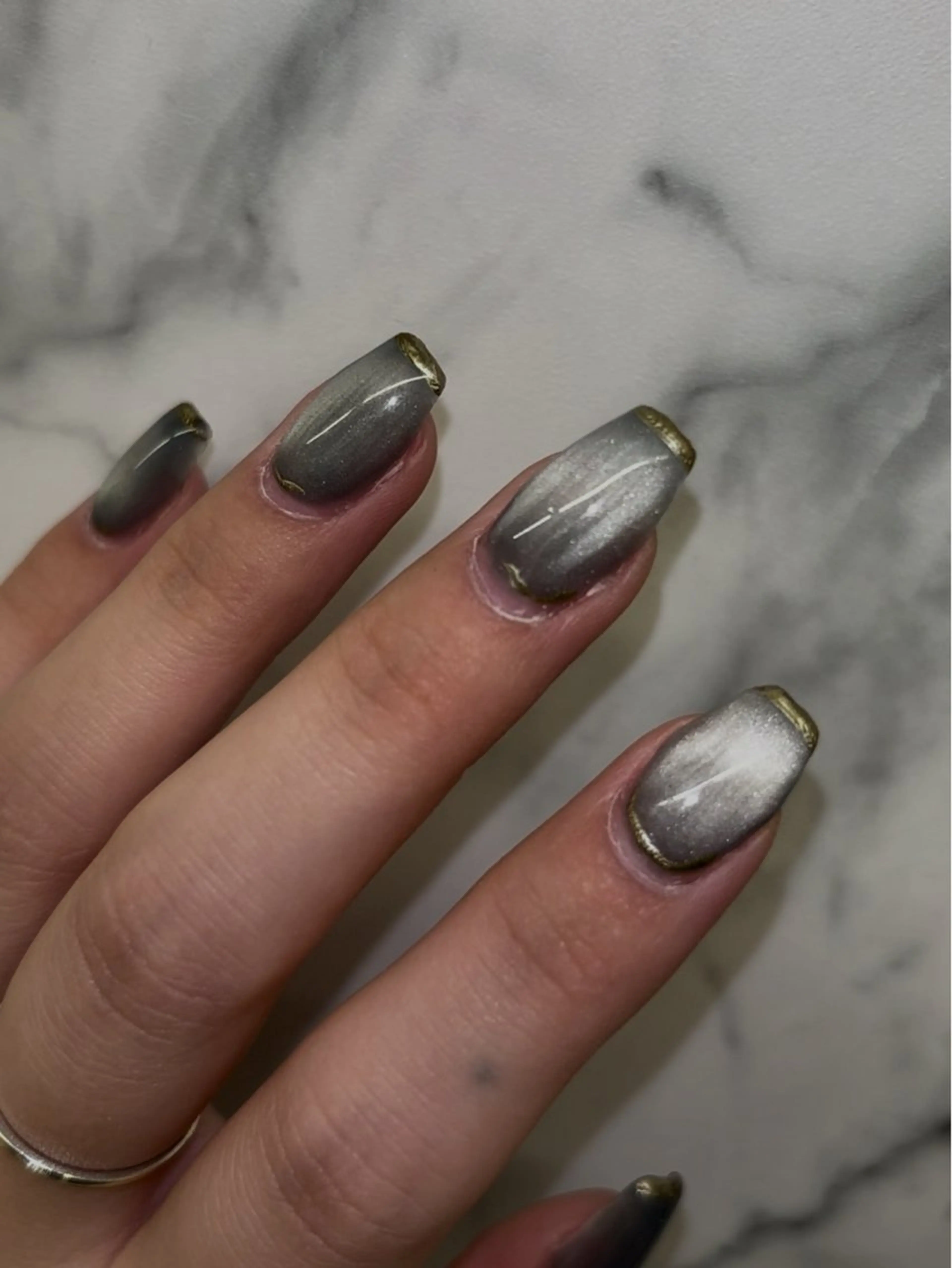 ネイル マグネットネイル ニュアンスネイル ハンドネイル さやか 堺筋本町/本町サロンのネイルデザイン