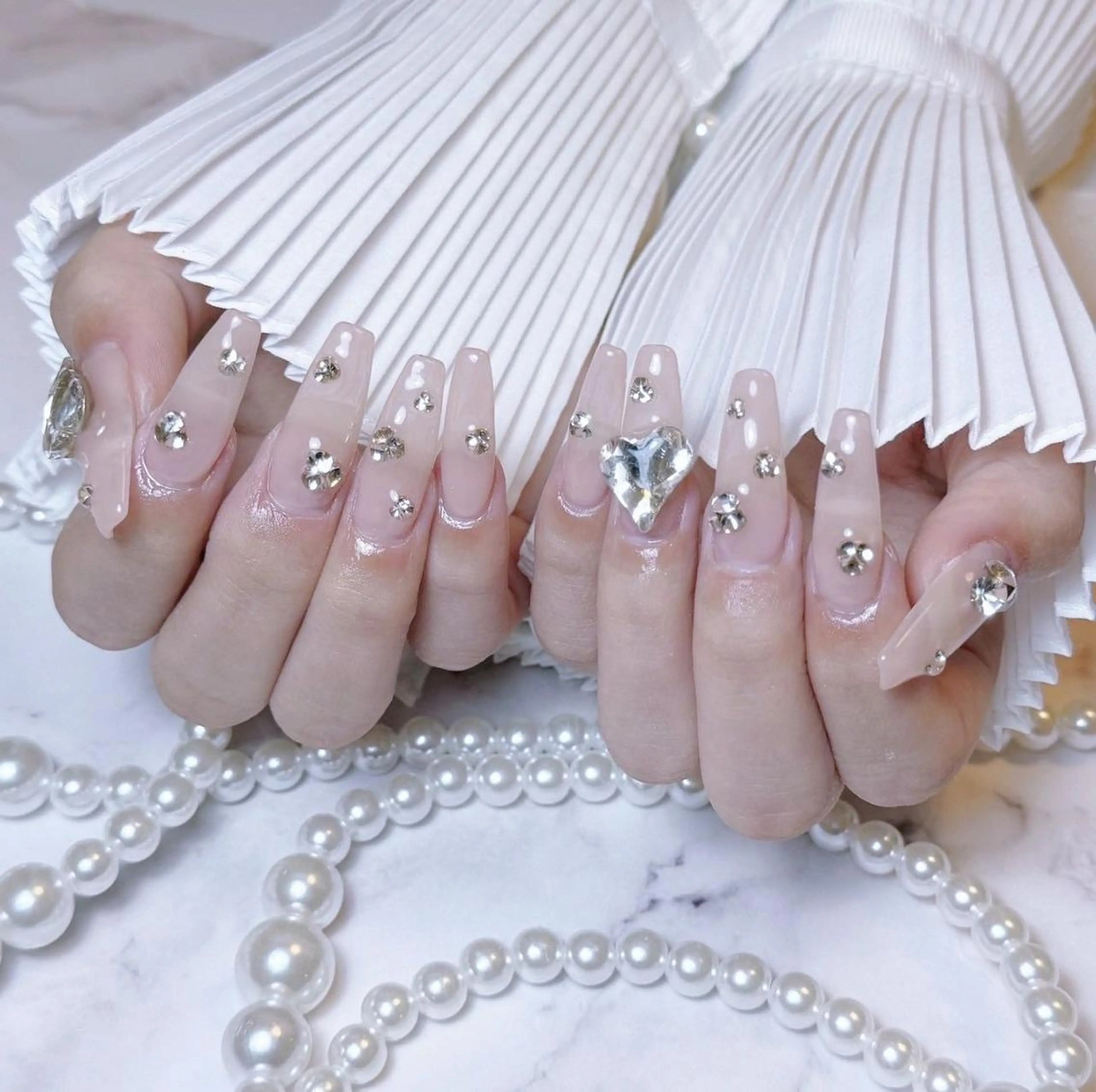 ネイル RAFFINE 月🦋🩵のネイルデザイン