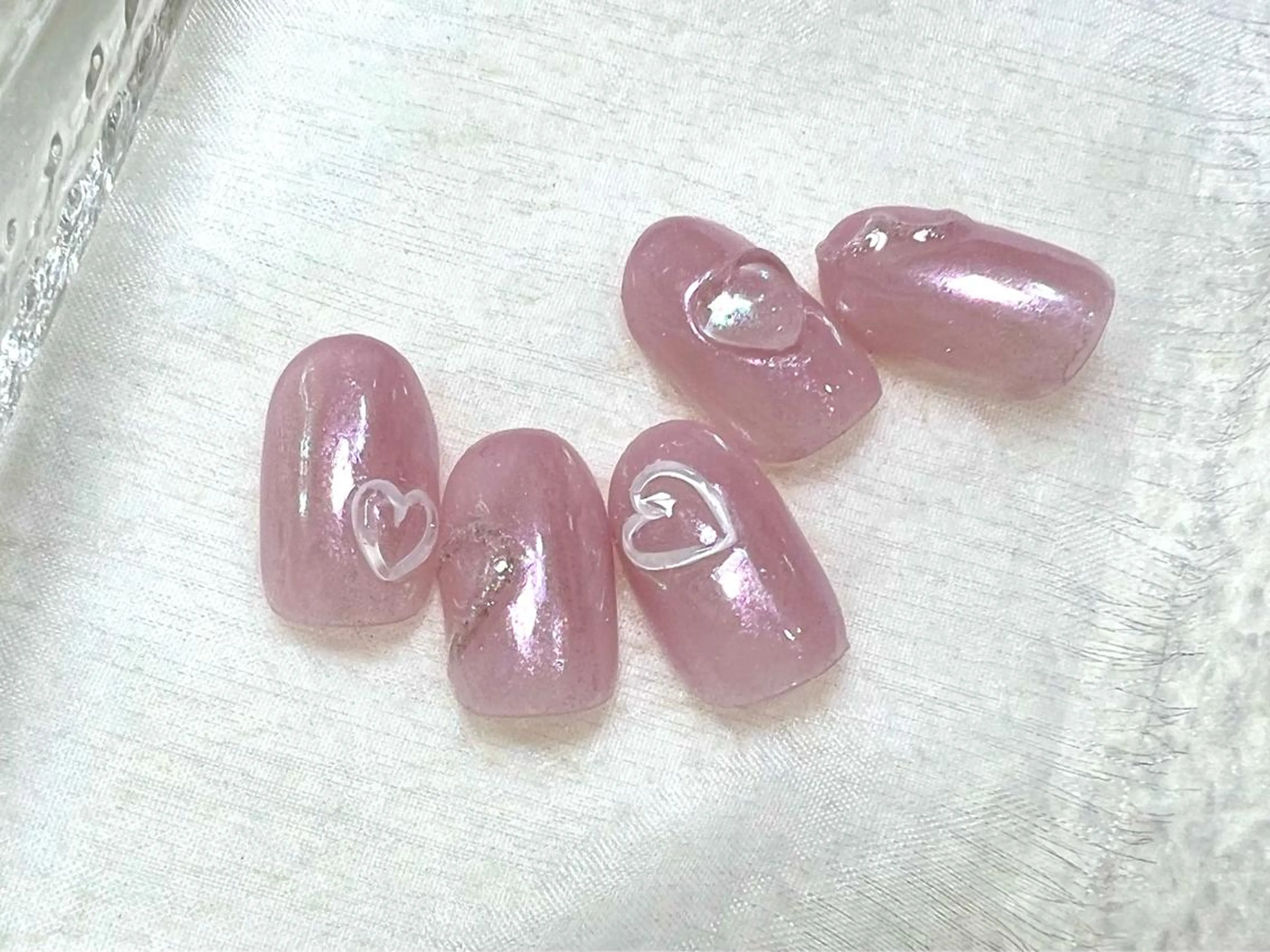 ネイル オーロラネイル ハート ぷっくりネイル ハンドネイル 梅津 郁美のネイルデザイン
