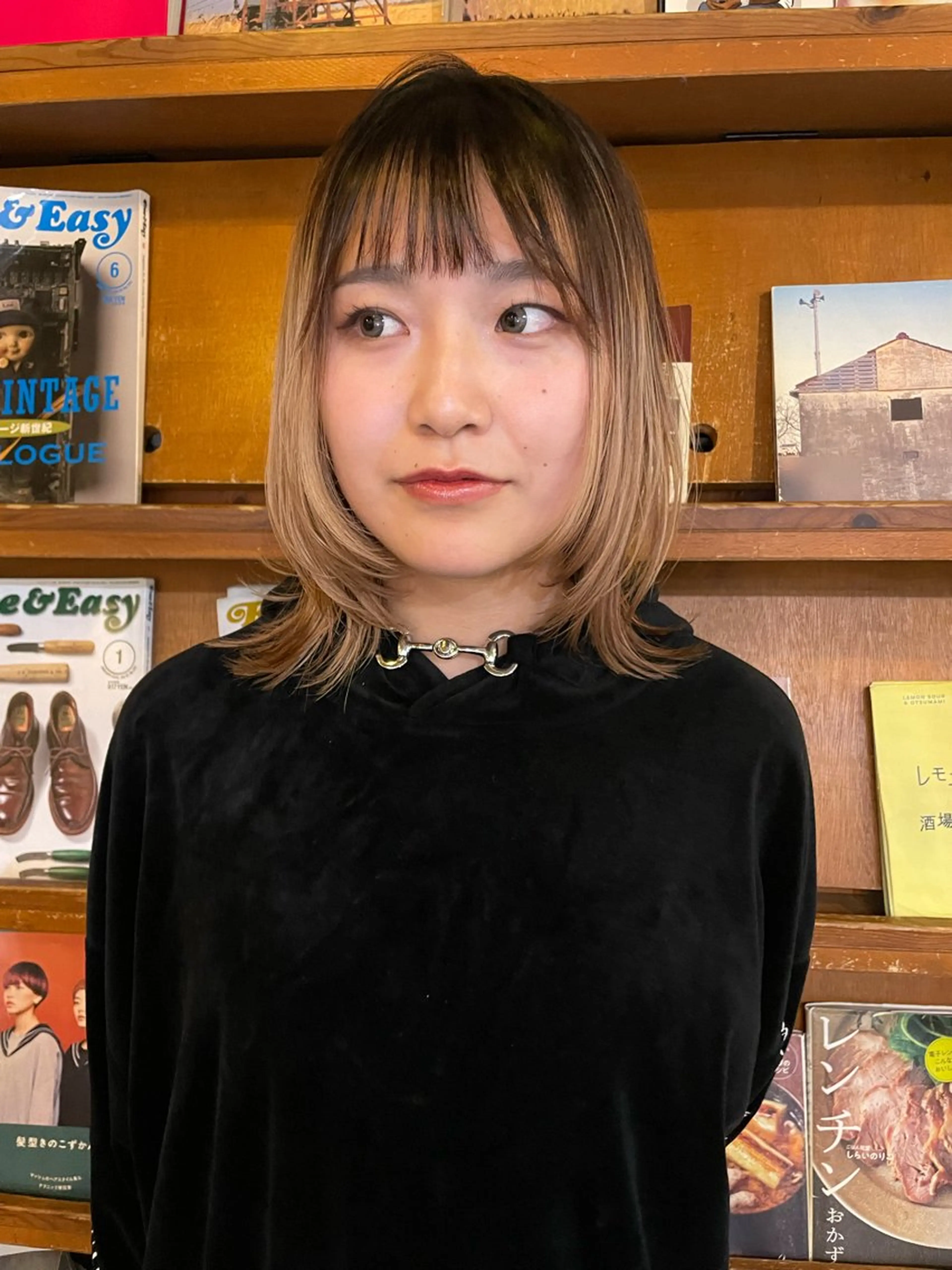 ミディアム 金尾 凜のヘアスタイル