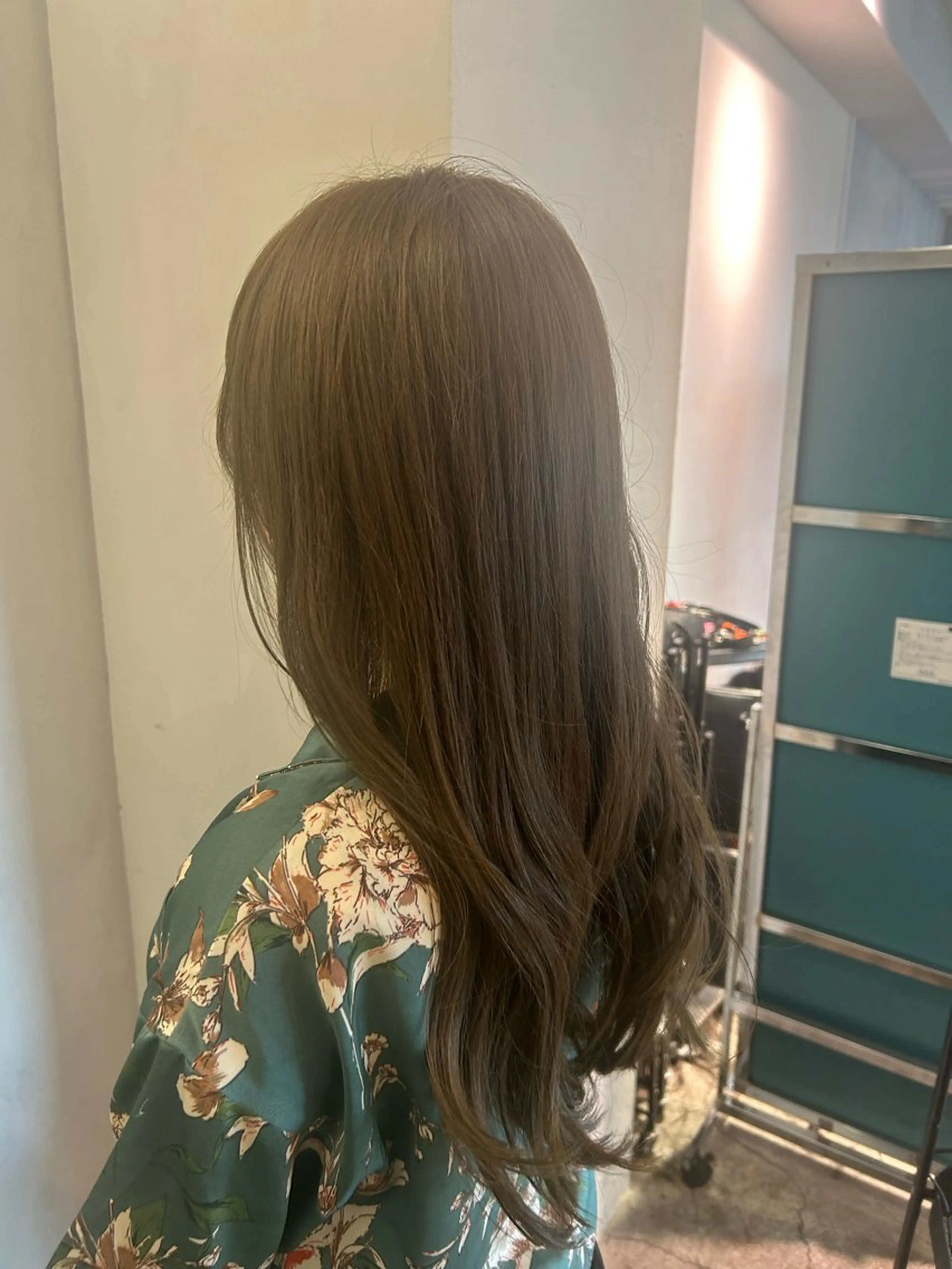 ロング カラー ベージュカラー オリーブベージュ ITbyALBUM藤沢店所属・IT by ALBUM立川のヘアスタイル