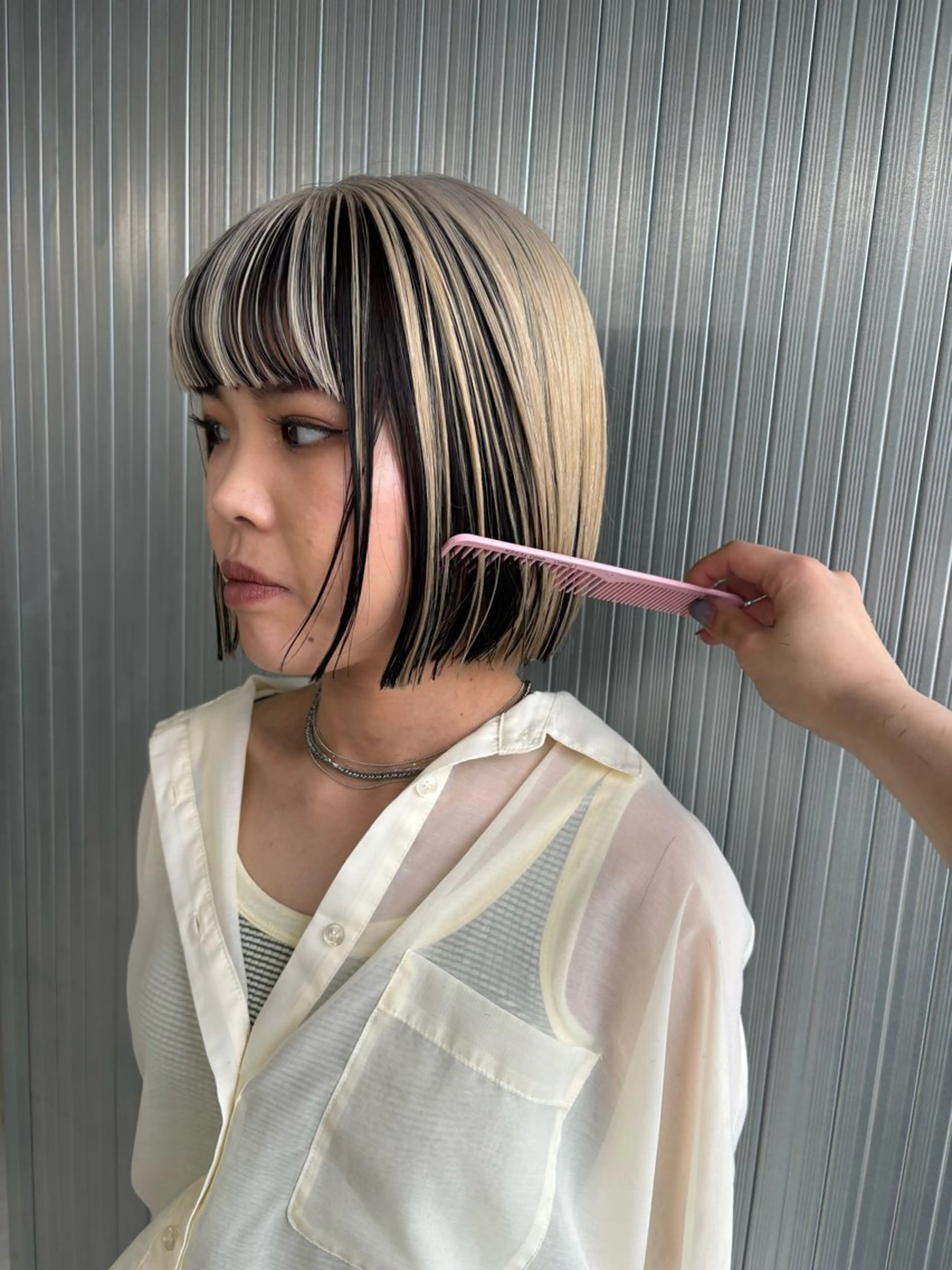 ショート カラー wewe: momoeのヘアスタイル