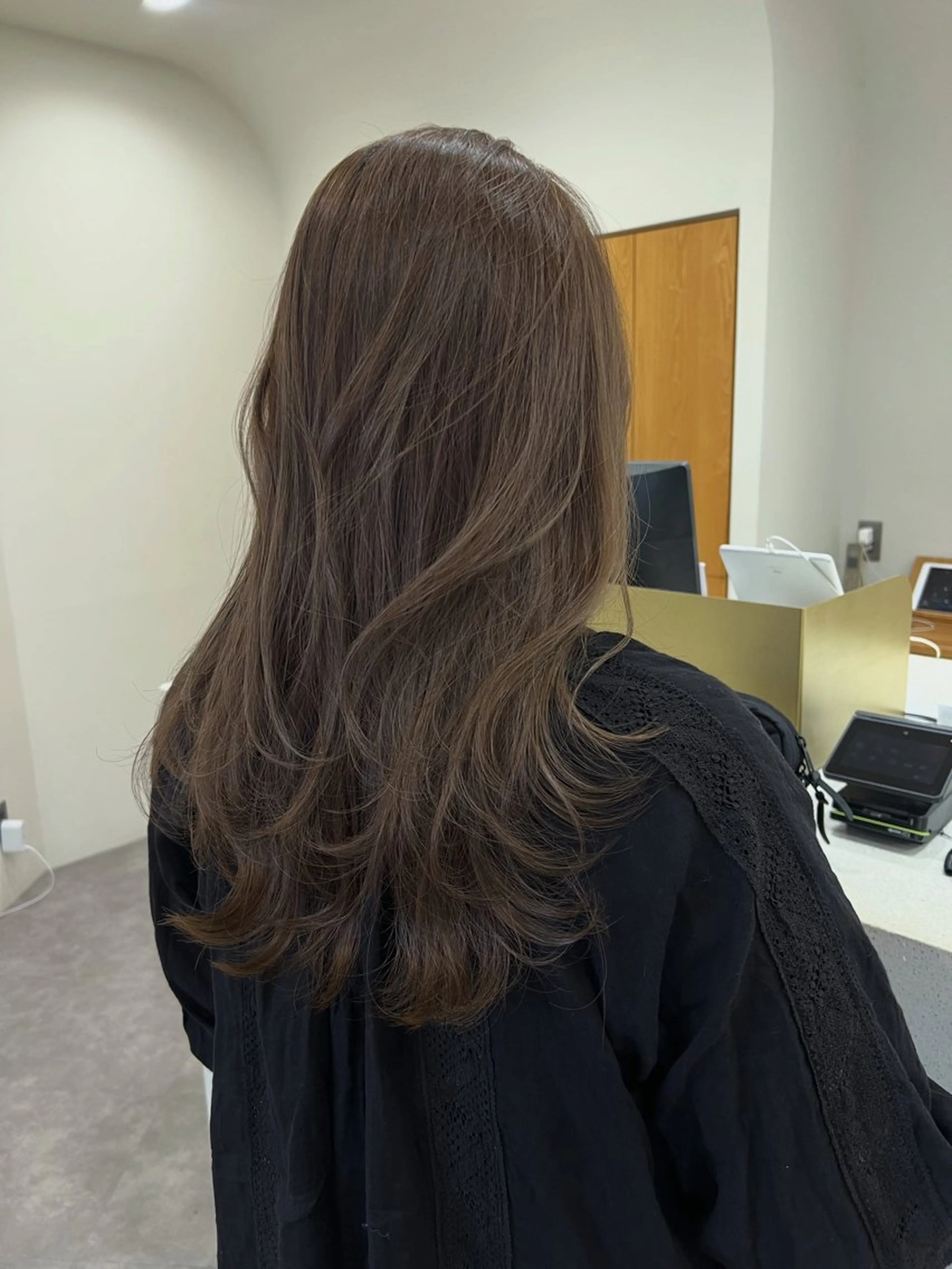 ロング ロングレイヤー レイヤーカット ロング 似合わせ/顔周り / レイヤーのヘアスタイル