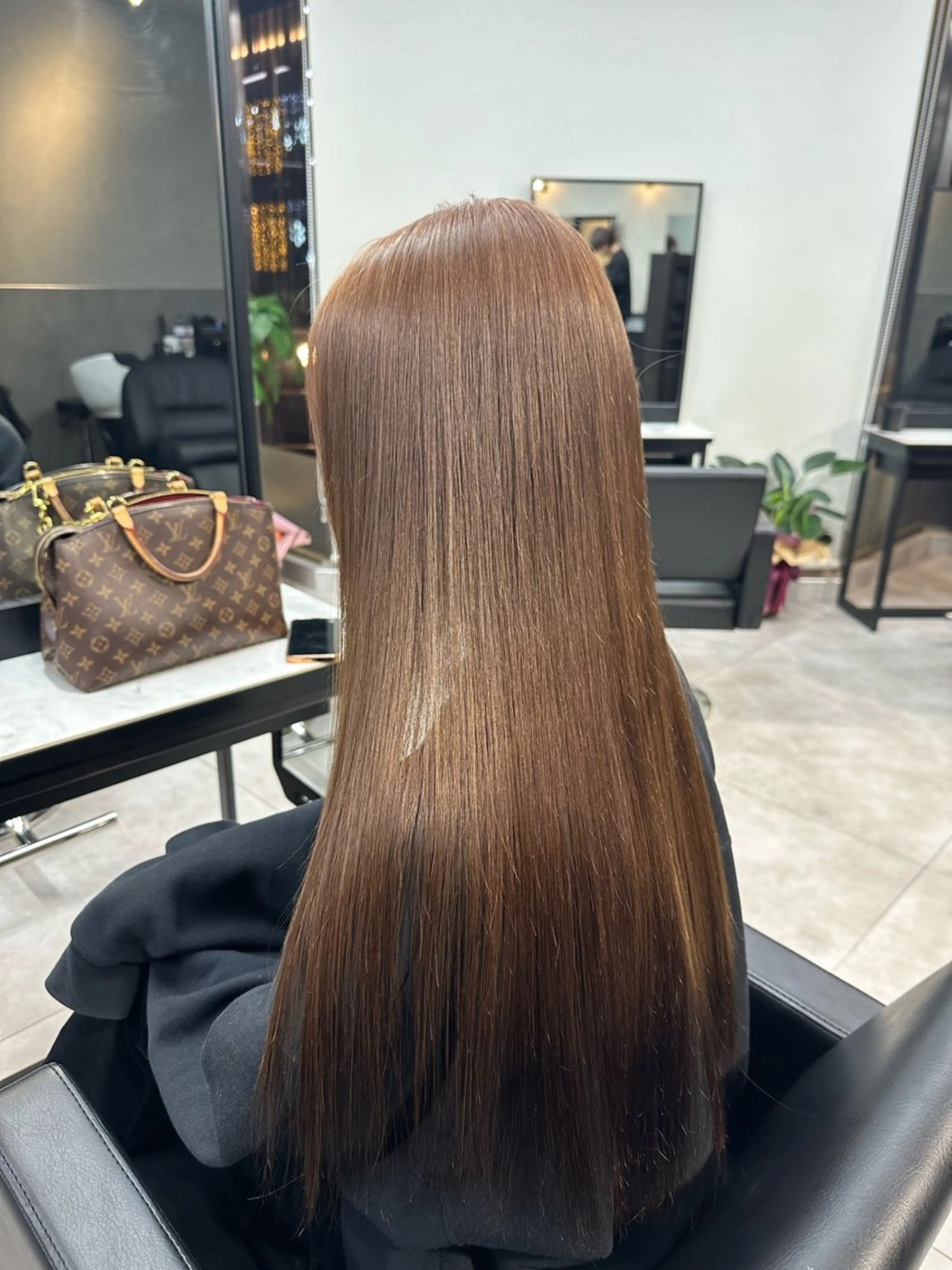 ロング カラー ベージュカラー ヘーゼル りおん レイヤー/ベージュのヘアスタイル