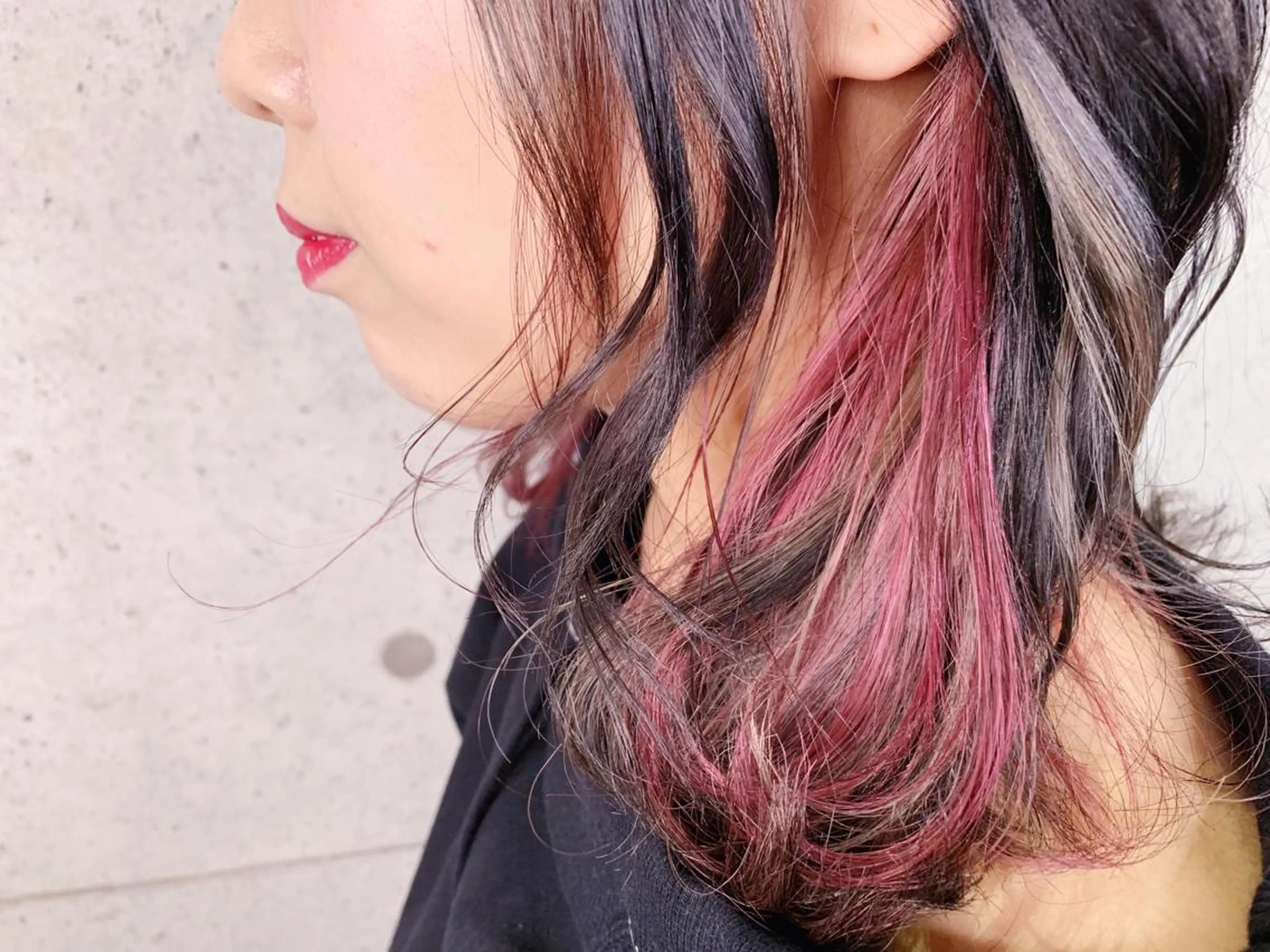 ミディアム カラー インナーカラー レッドカラー 福森 みずきのヘアスタイル