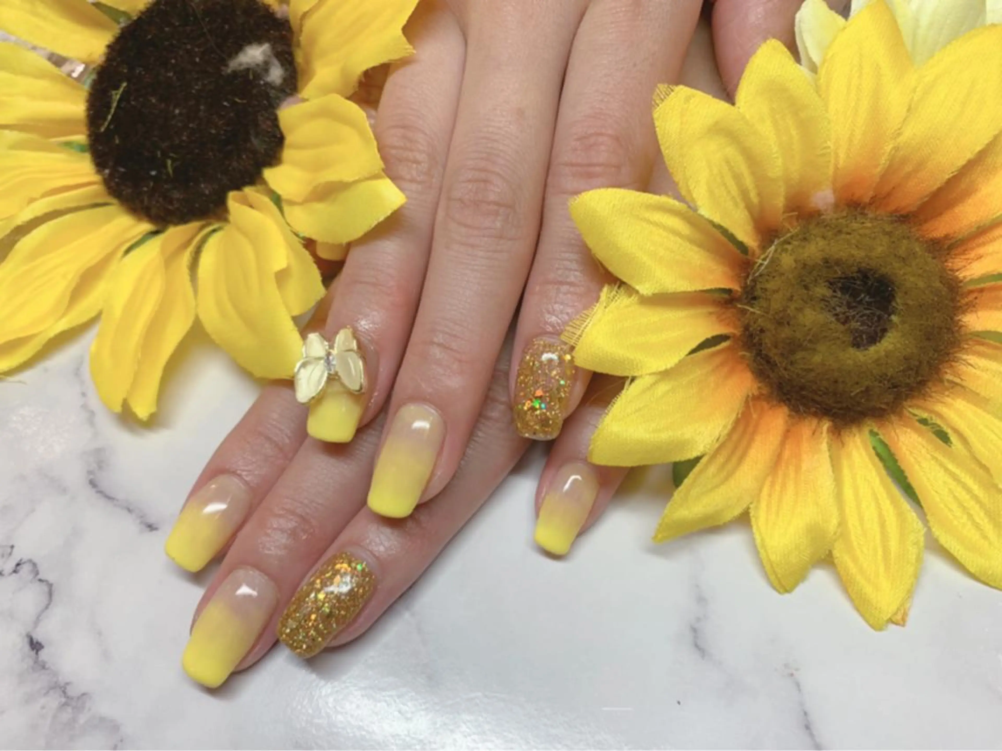 ネイル ジェルネイル グラデーション ハンドネイル フットネイル T. kayoのネイルデザイン