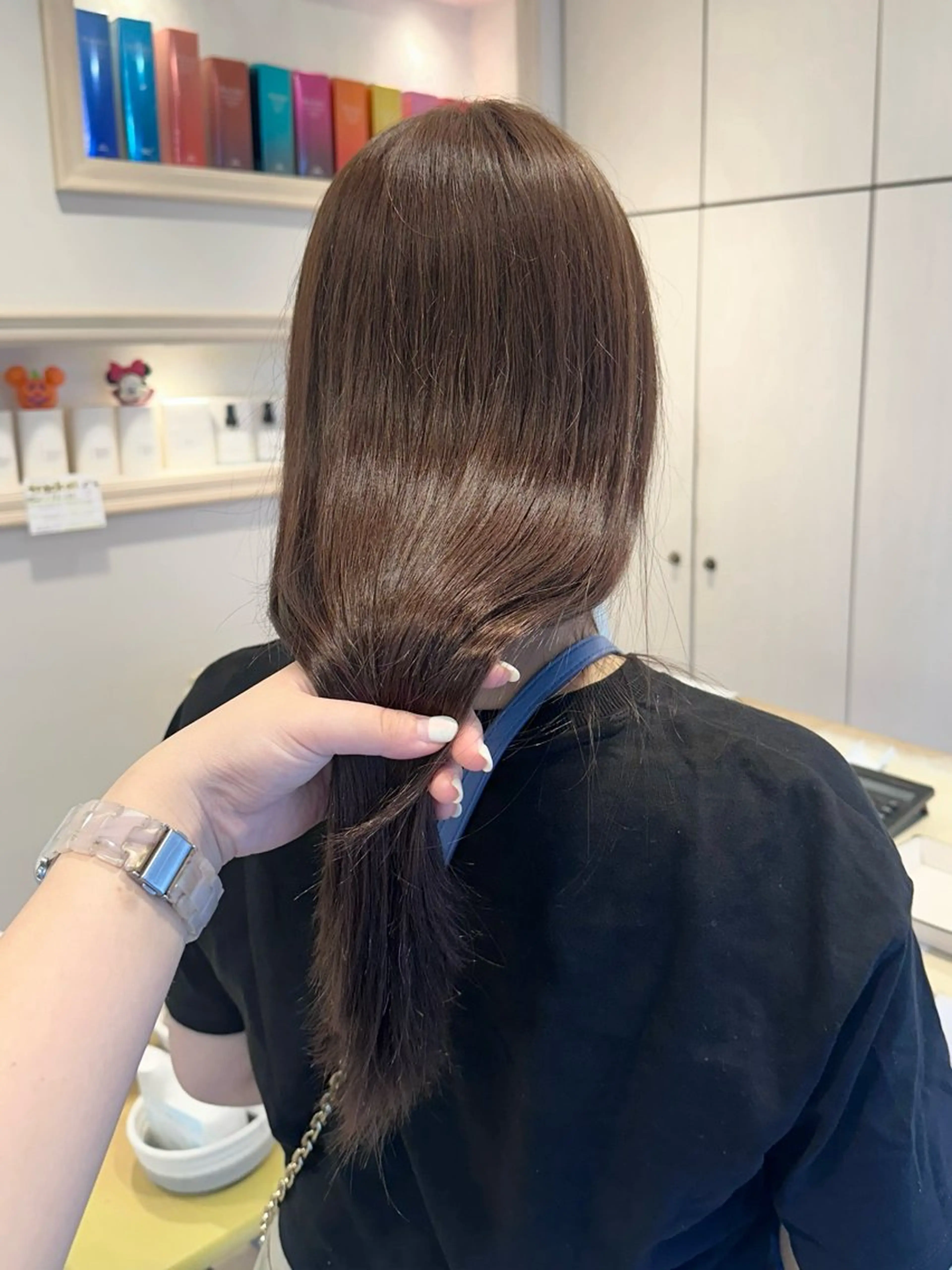 ロング カラー ベージュカラー ブリーチ ブラウンカラー ブリーチなしカラー 韓国ヘア/レイヤー 顔周りカット/ユキナのヘアスタイル