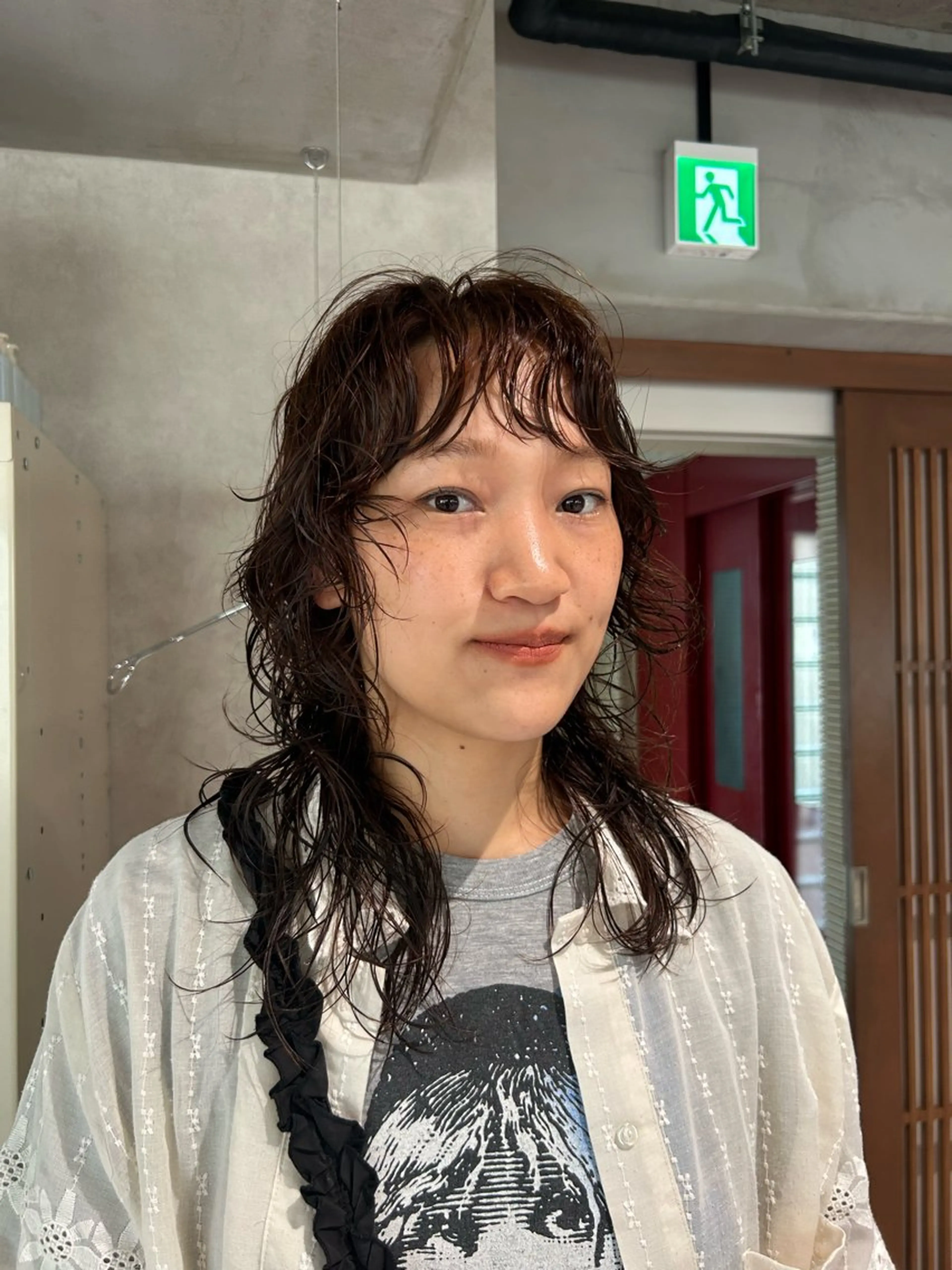 セミロング カラー パーマ セミロングパーマ レイヤーカット ウルフカット スパイラルパーマ カット パーマ ayano🍒パーマ 暖色カラーのヘアスタイル