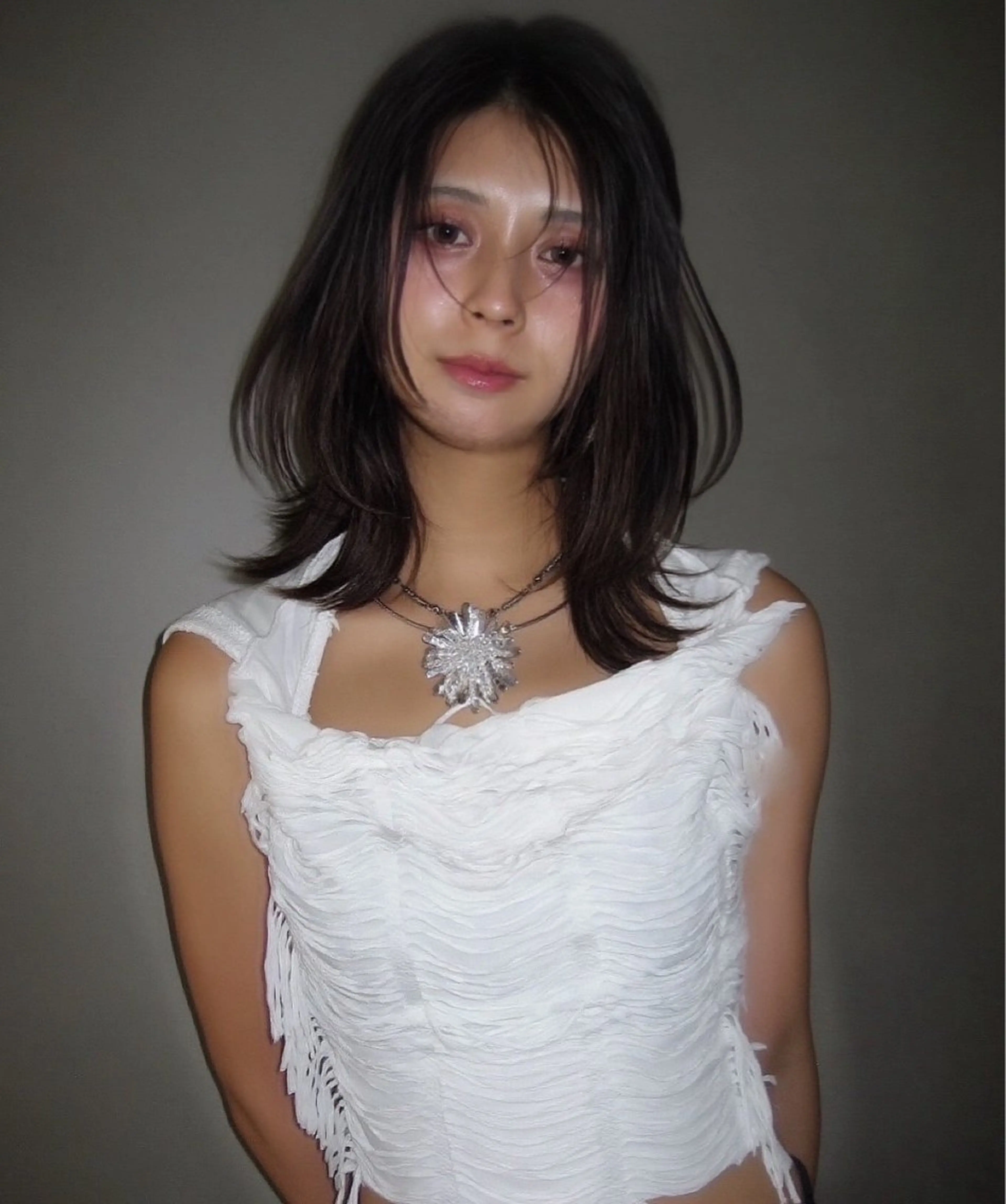 ミディアム レイヤーカット 山口 あかりのヘアスタイル