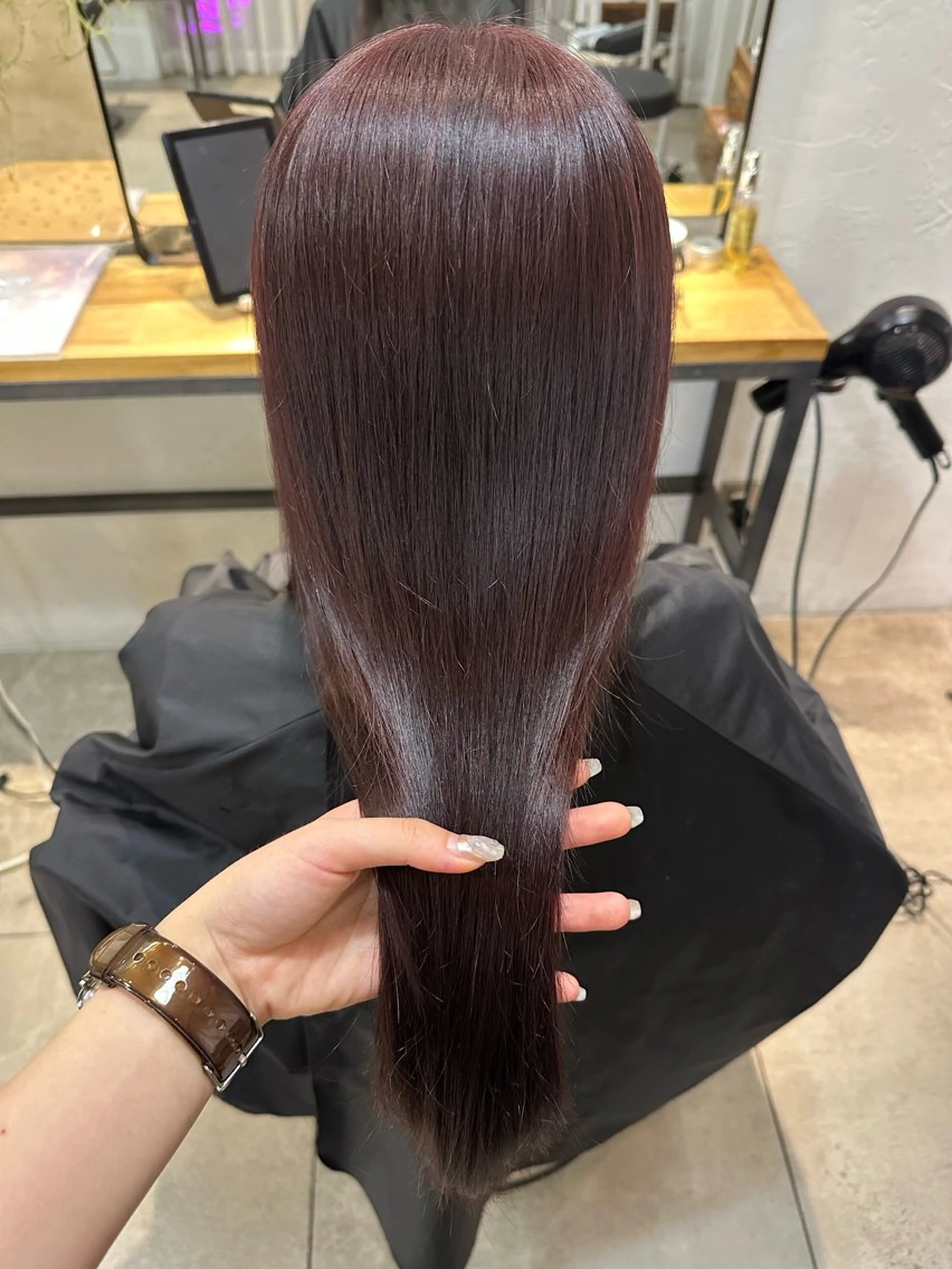 ロング カラー ブリーチ ボルドーカラー ハイトーンカラー ブリーチなしカラー ボブ カット ヘアカラー トリートメント REINA☁️透明感 カラー/ぷつっと♡のヘアスタイル