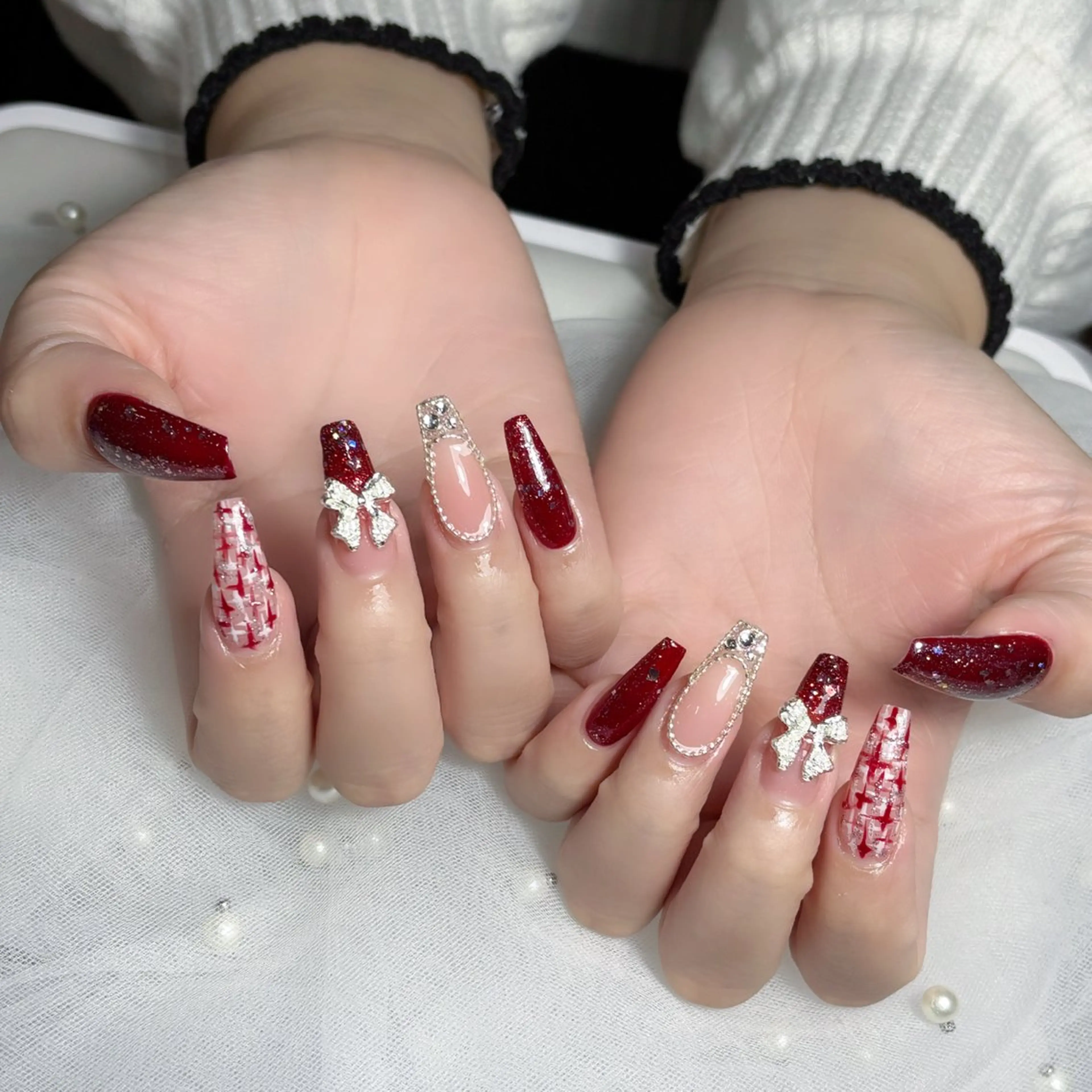 ネイル キラキラネイル シンプルネイル 春ネイル ワンホンネイル 冬ネイル ハンドネイル SORA Nailのネイルデザイン