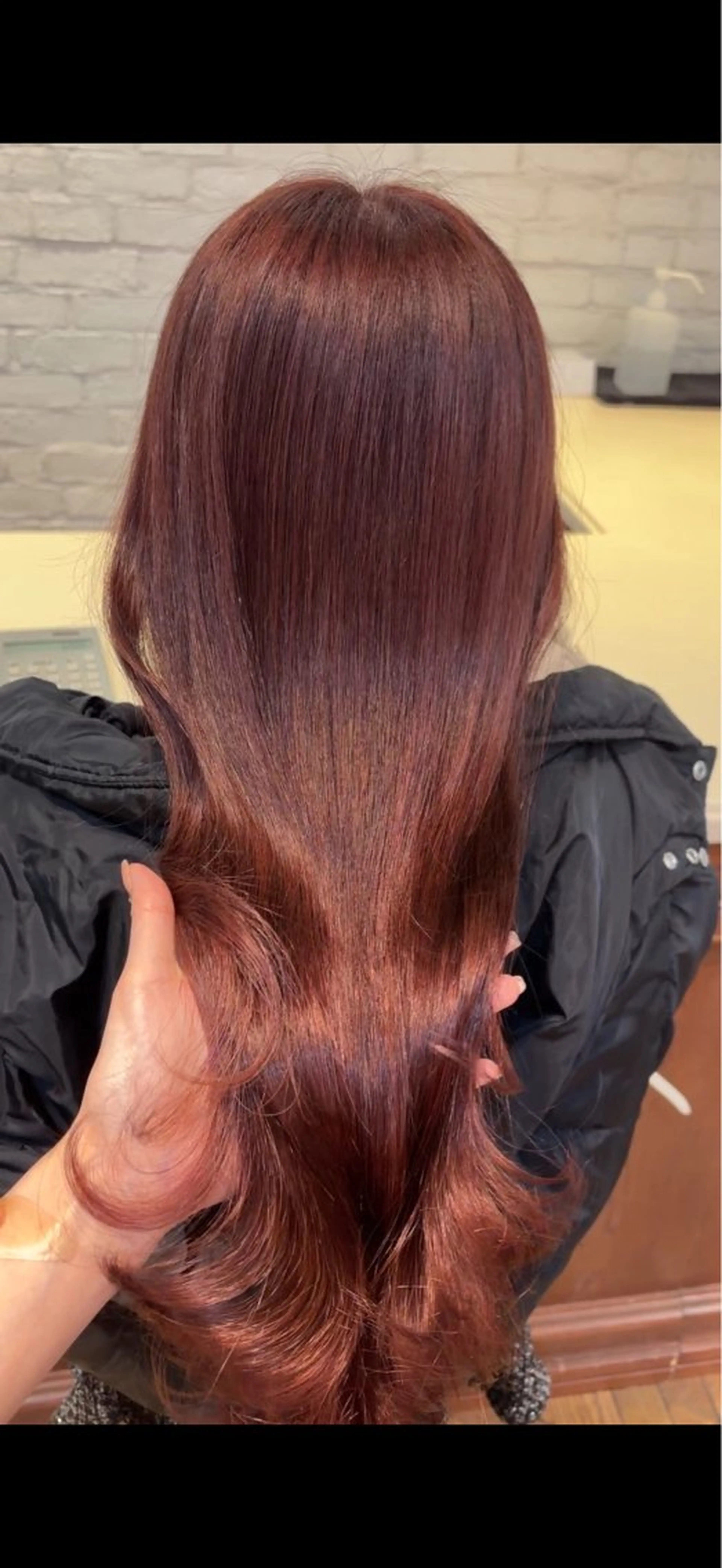 ロング カラー ブリーチ カシス ブリーチなしカラー ピンクカラー カット ヘアカラー トリートメント BEBE所属・ご新規様限定 透明感カラーKANAのヘアスタイル