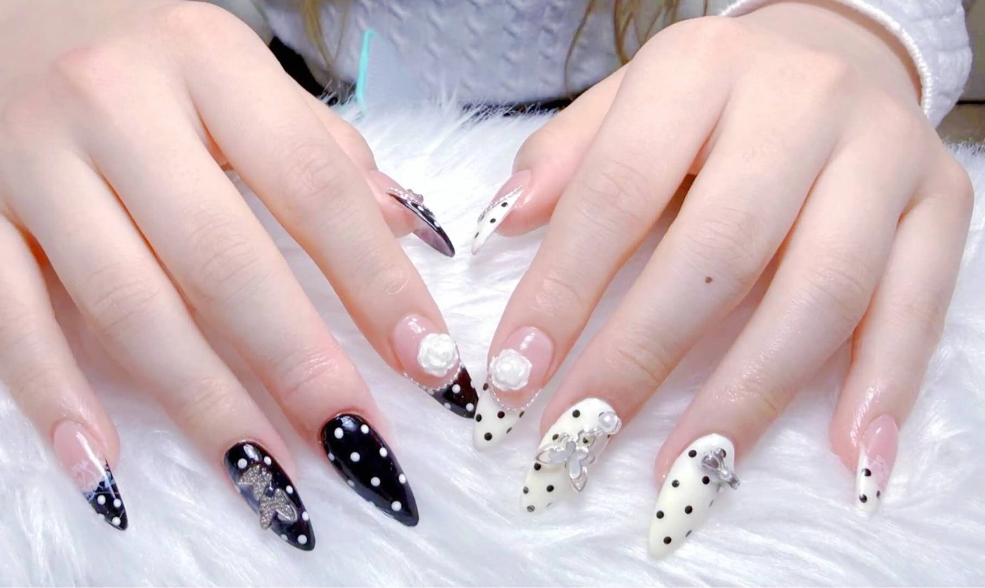 ネイル モニカネイルサロン 松戸店所属・小島 千尋のネイルデザイン